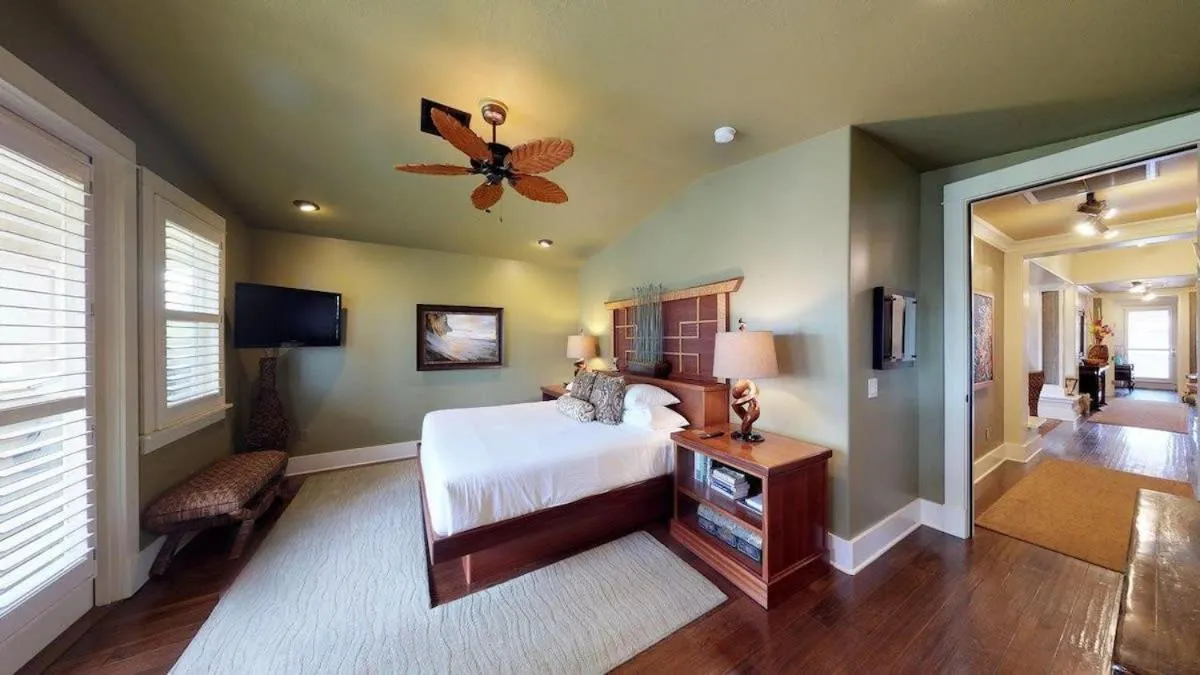 Bed in C300 Custom 4 bedroom Ocean View Penthouse