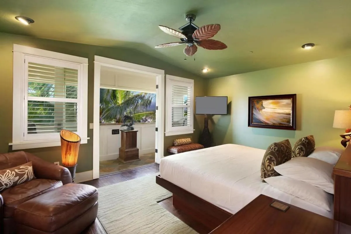 Bed in C300 Custom 4 bedroom Ocean View Penthouse