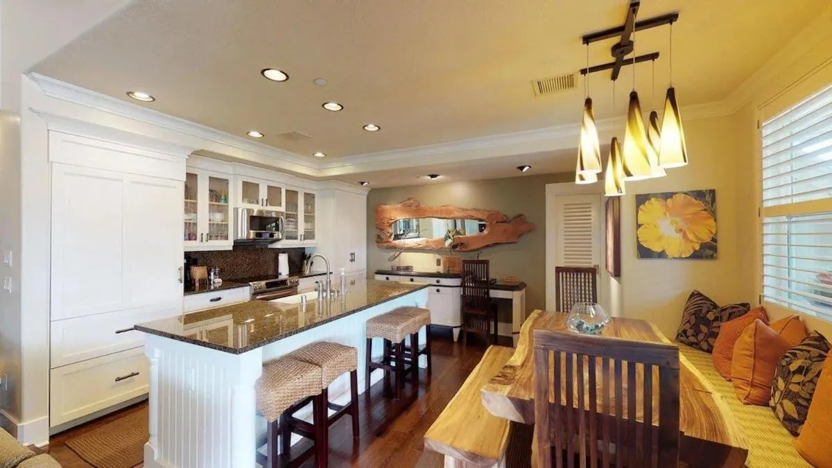 C300 Custom 4 bedroom Ocean View Penthouse