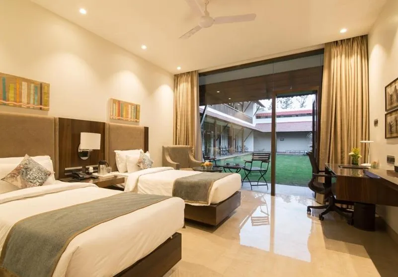 Bedroom, Bed in Kwality's Motel Shiraz