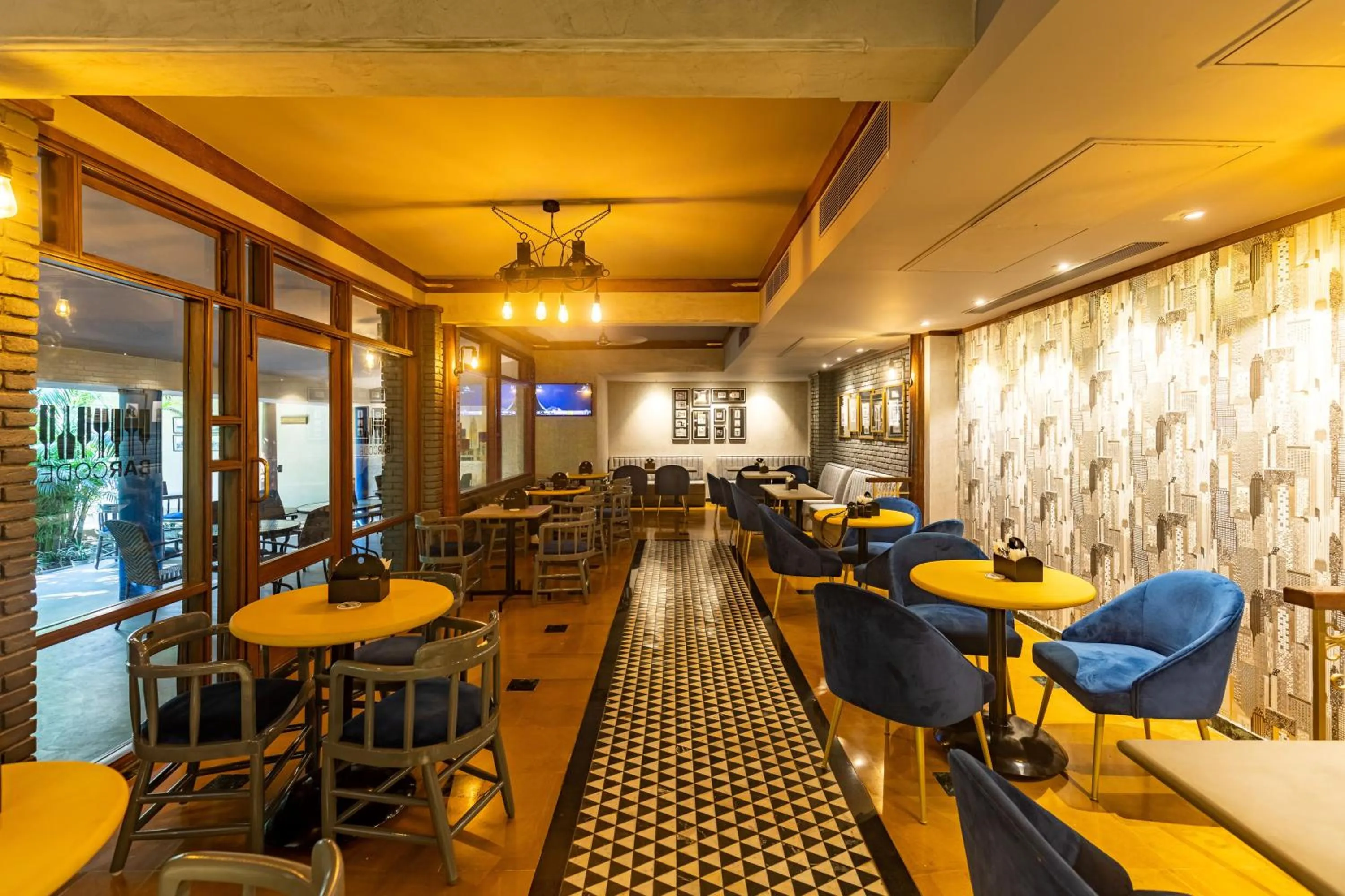 Lounge or bar in Kwality's Motel Shiraz