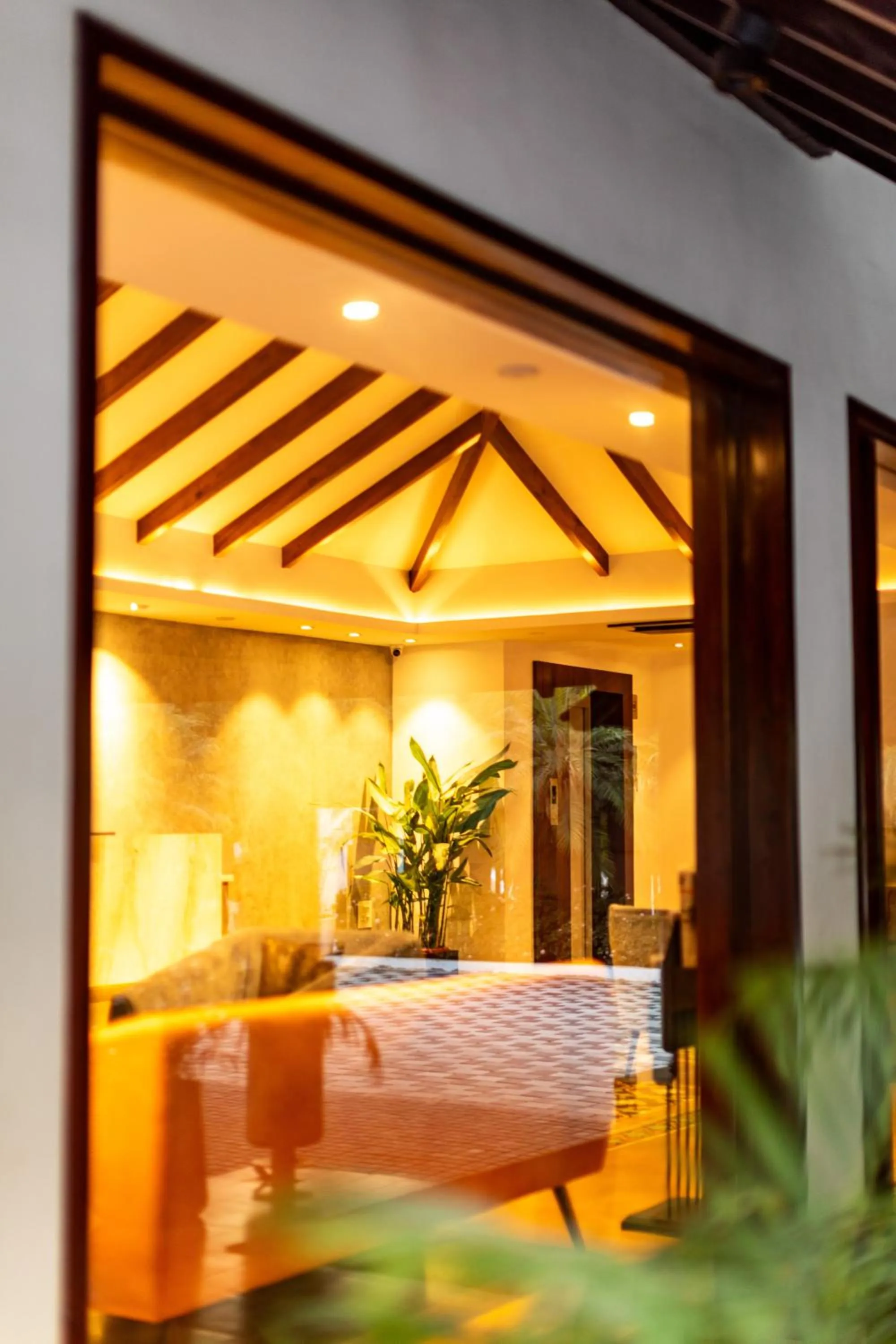 Seating area, Bed in Kwality's Motel Shiraz