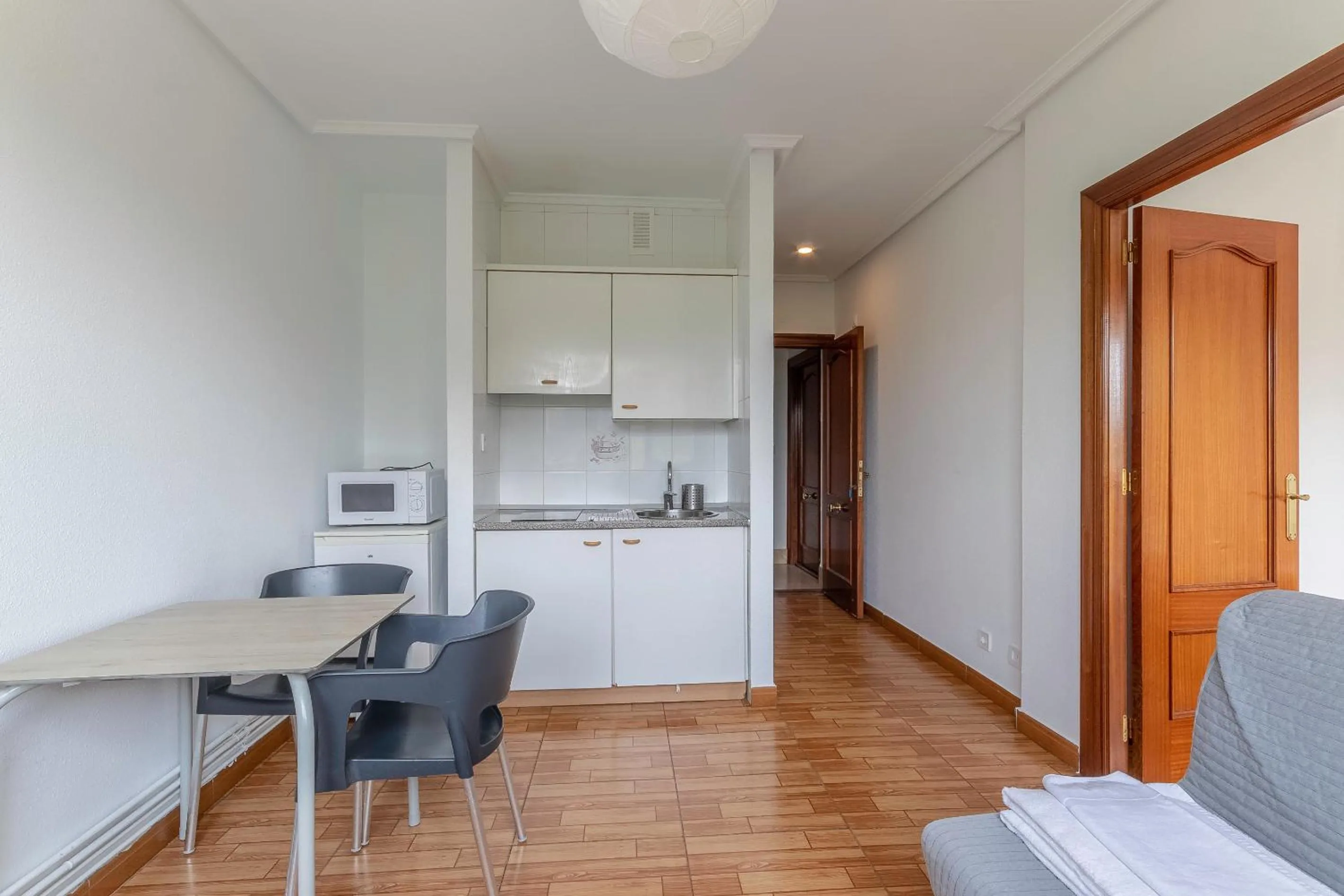 Kitchen or kitchenette in La Arena Apartamentos Zierbena