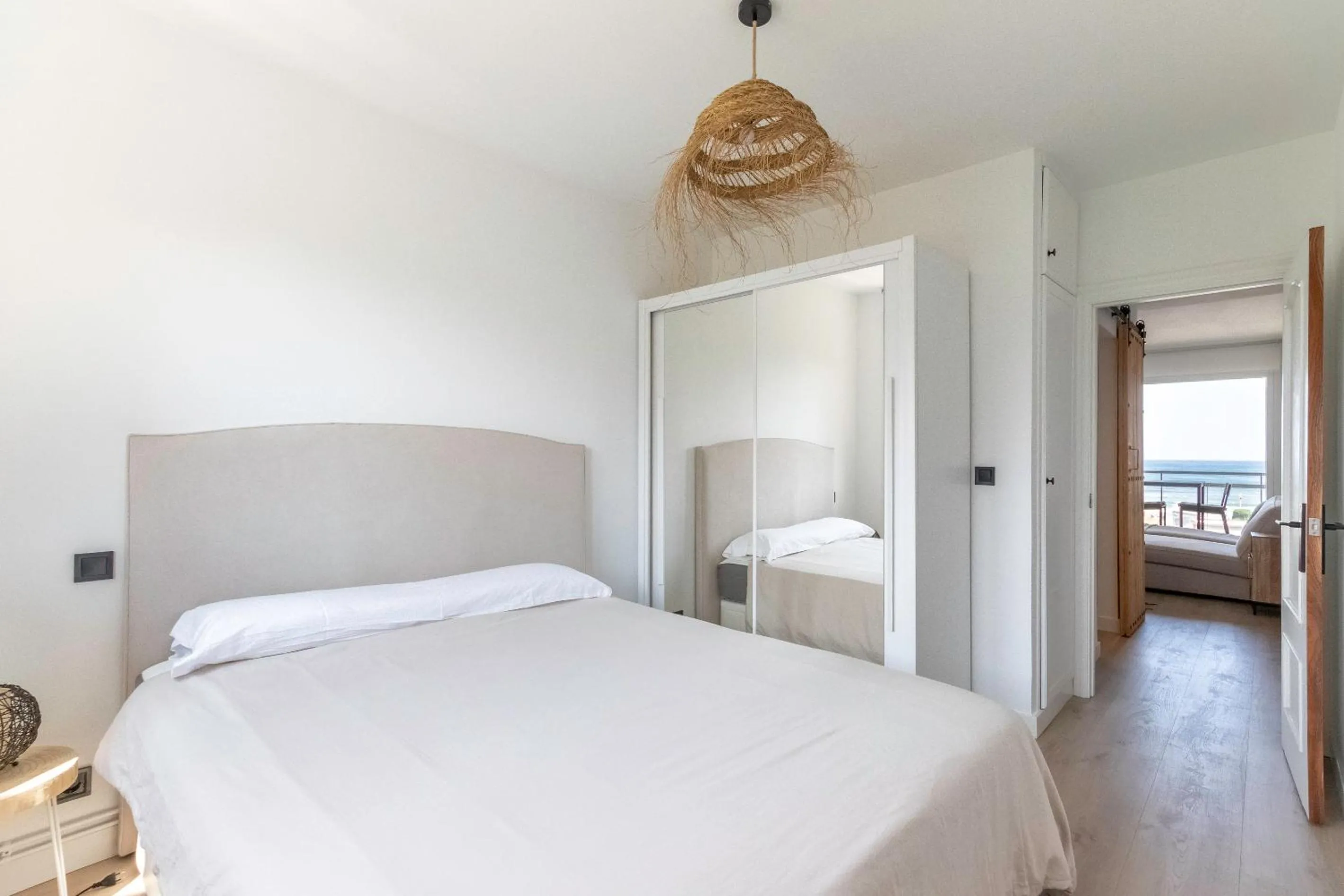 Bedroom in La Arena Apartamentos Zierbena