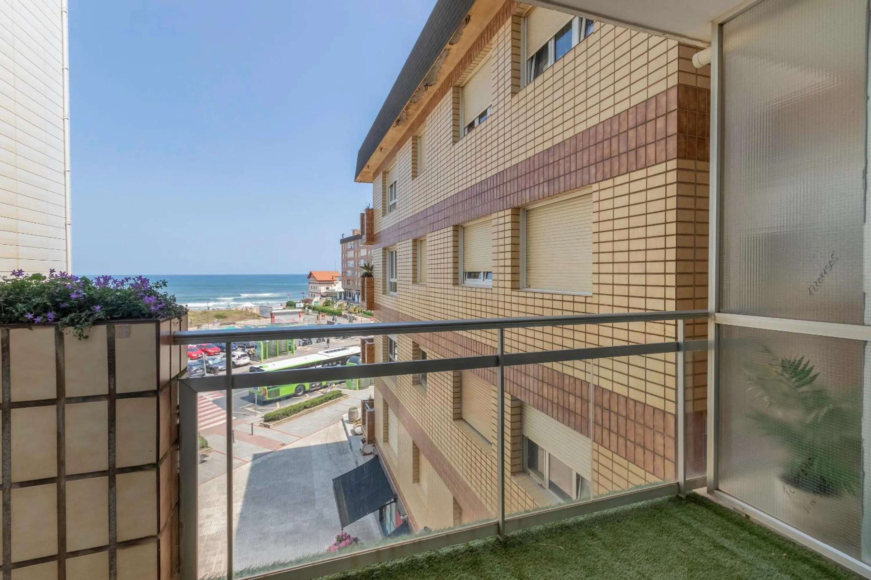 Day in La Arena Apartamentos Zierbena