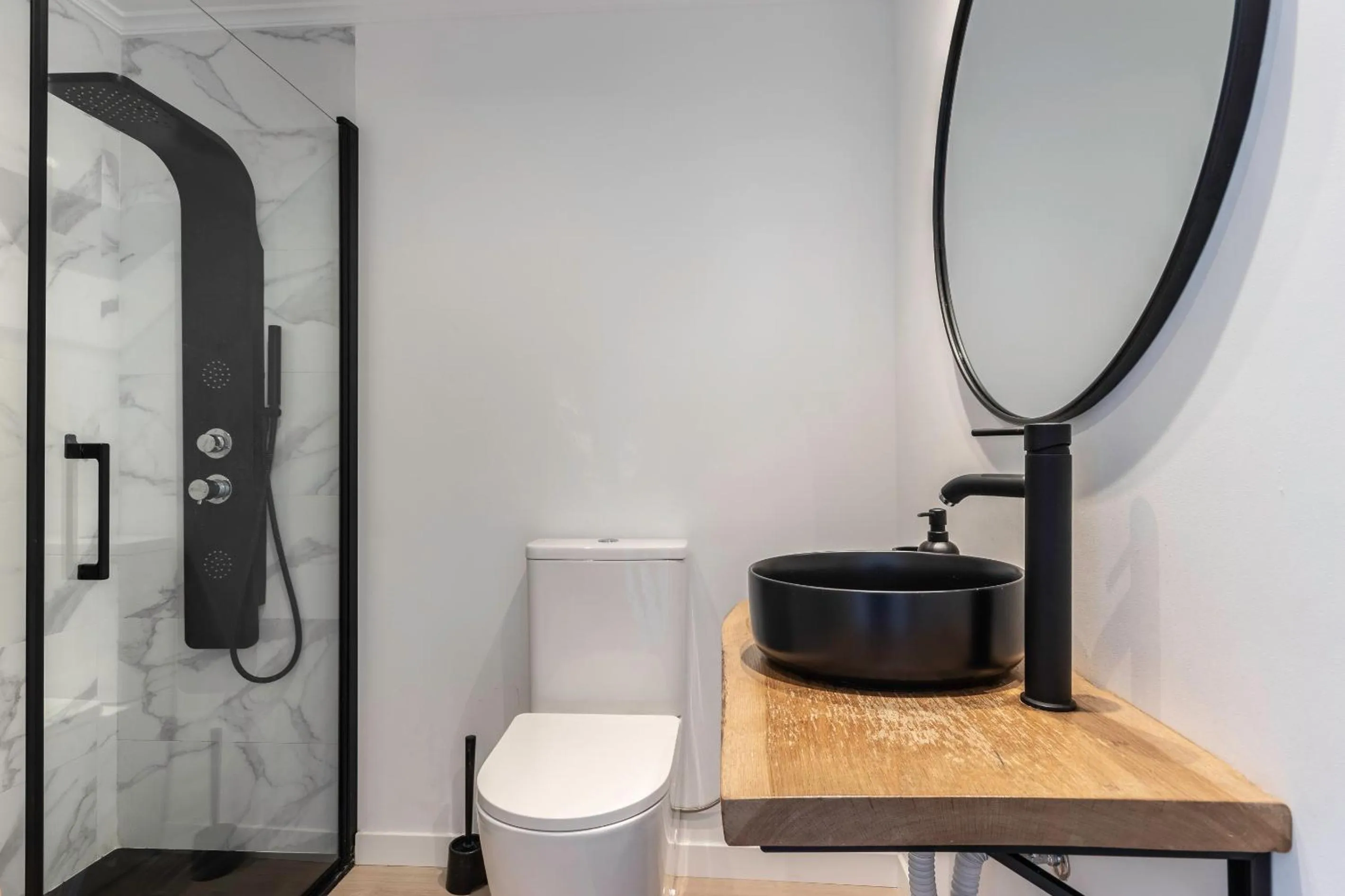 Bathroom in La Arena Apartamentos Zierbena