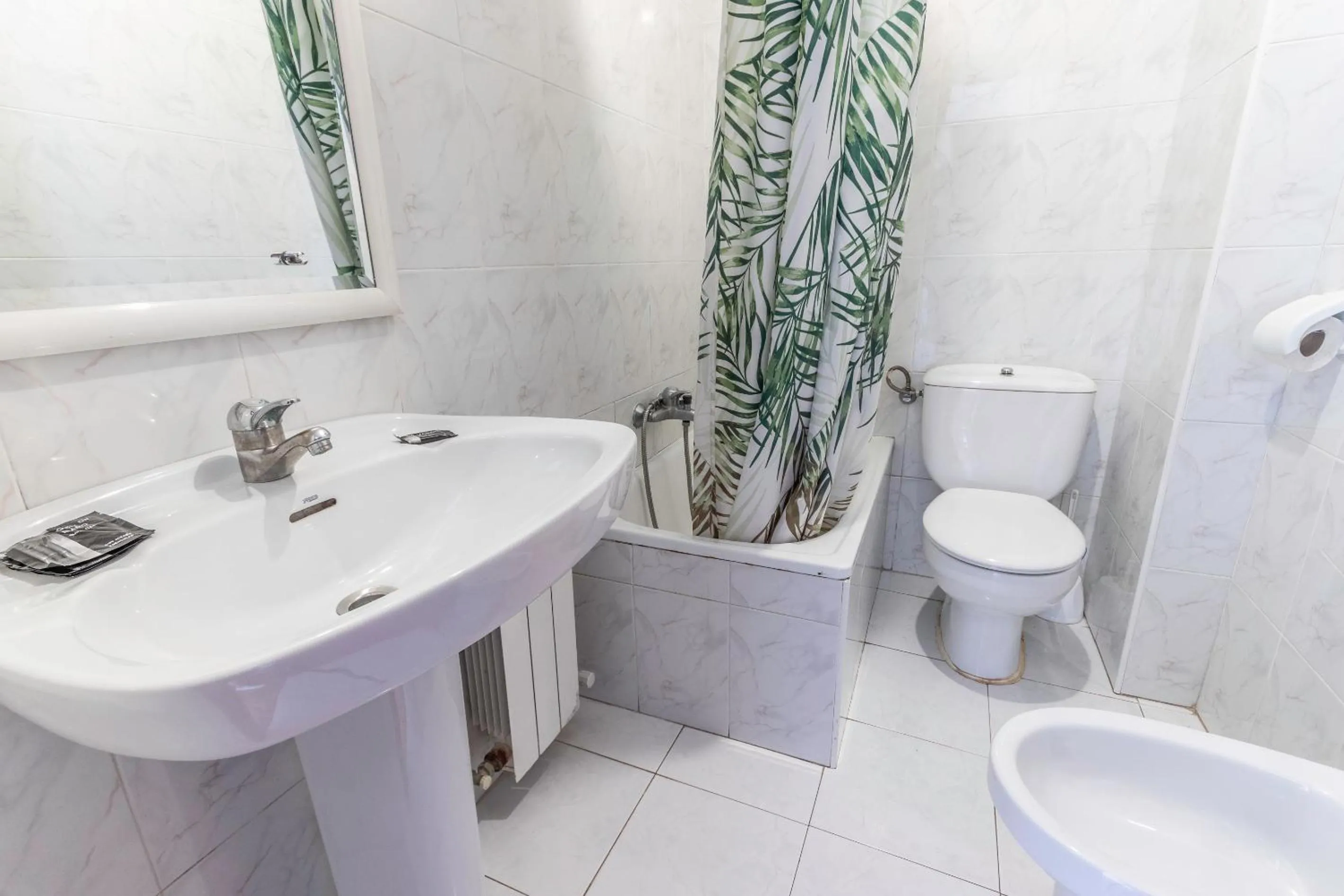 Shower in La Arena Apartamentos Zierbena