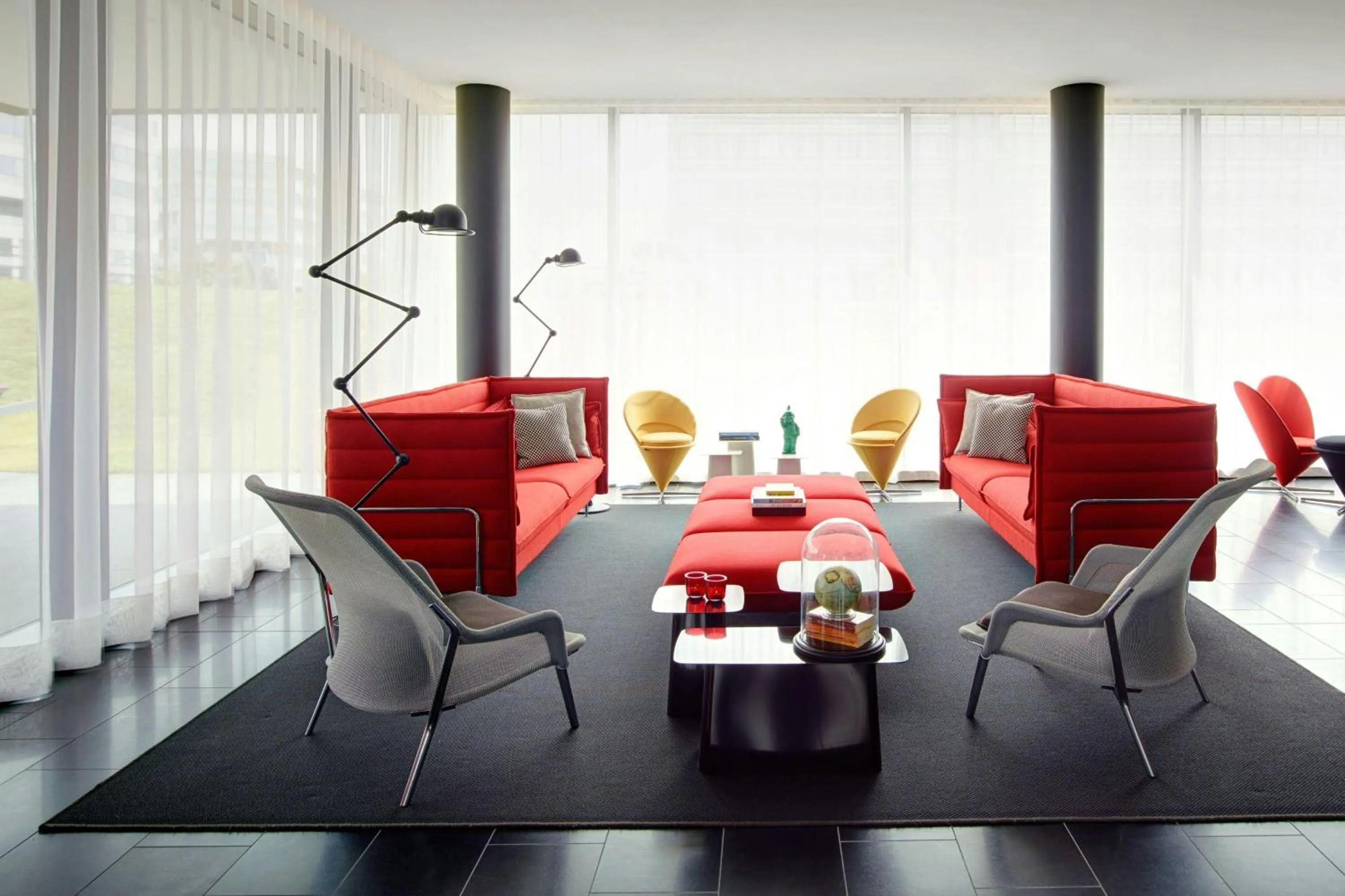 Lobby or reception in citizenM Paris Charles de Gaulle Airport