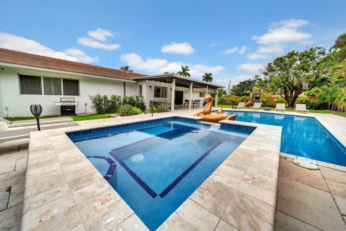 Luxury 7BR Villa Vizcaya Pool Sauna Gym Golf