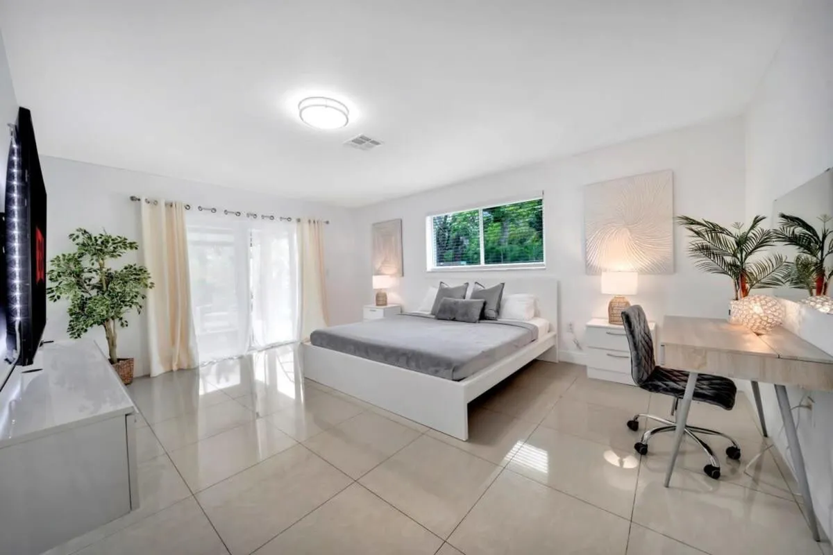 Bed in Luxury 7BR Villa Vizcaya Pool Sauna Gym Golf