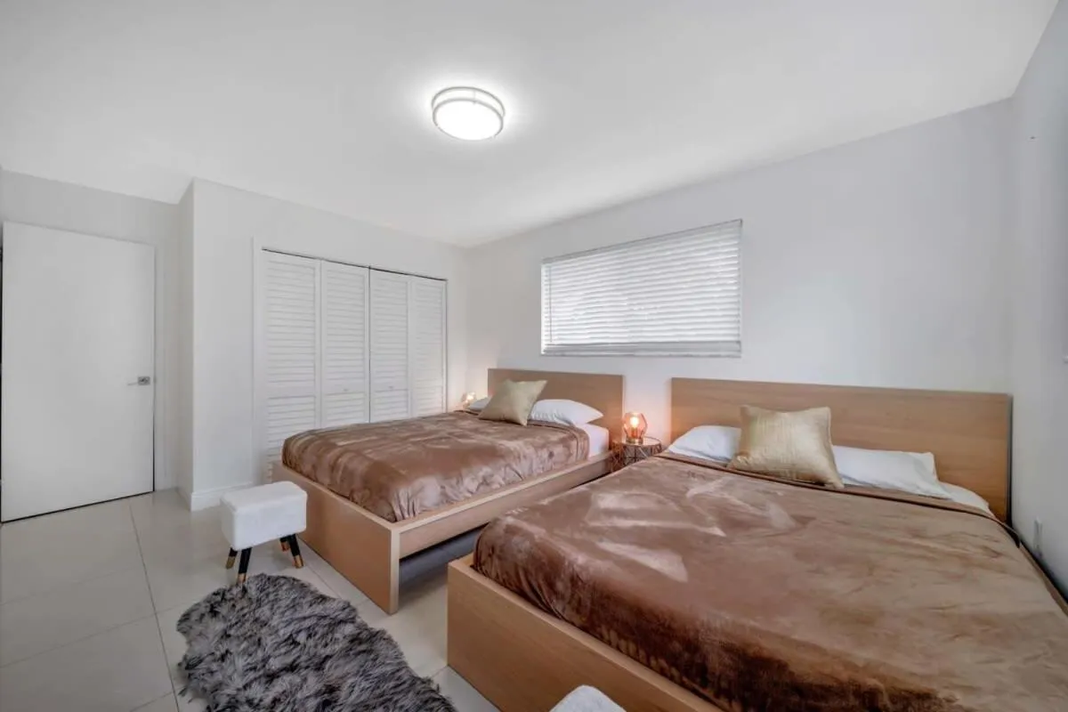 Bed in Luxury 7BR Villa Vizcaya Pool Sauna Gym Golf