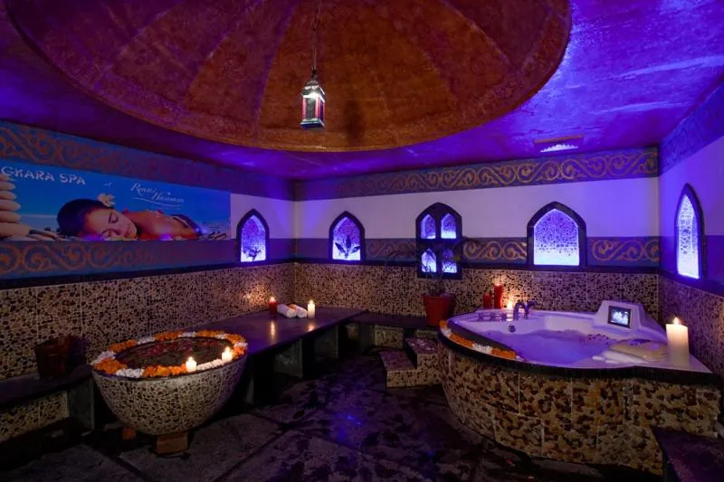 Hot Tub in Noor-Us-Sabah Palace