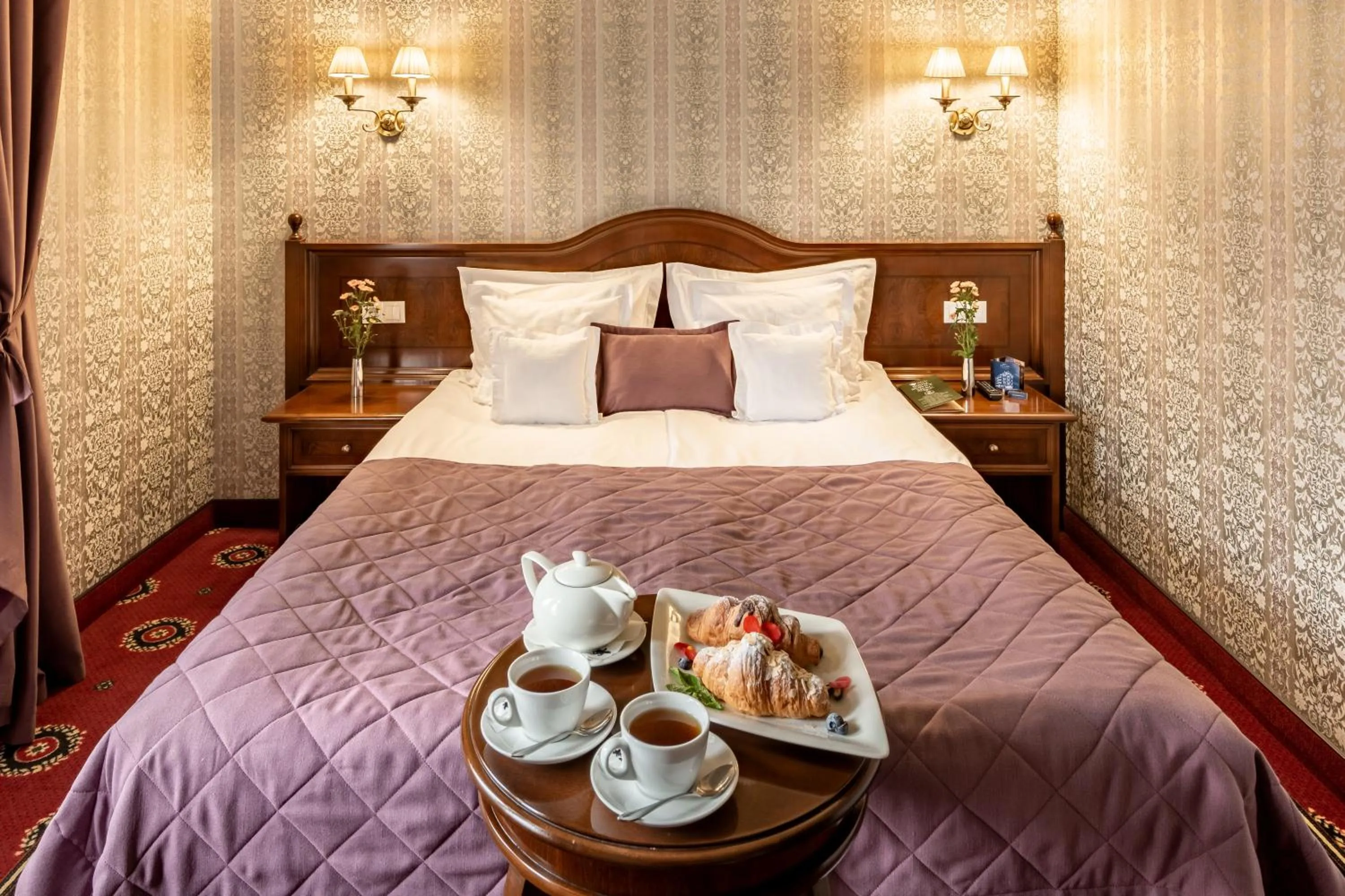 Bed in Hotel Atlas Deluxe