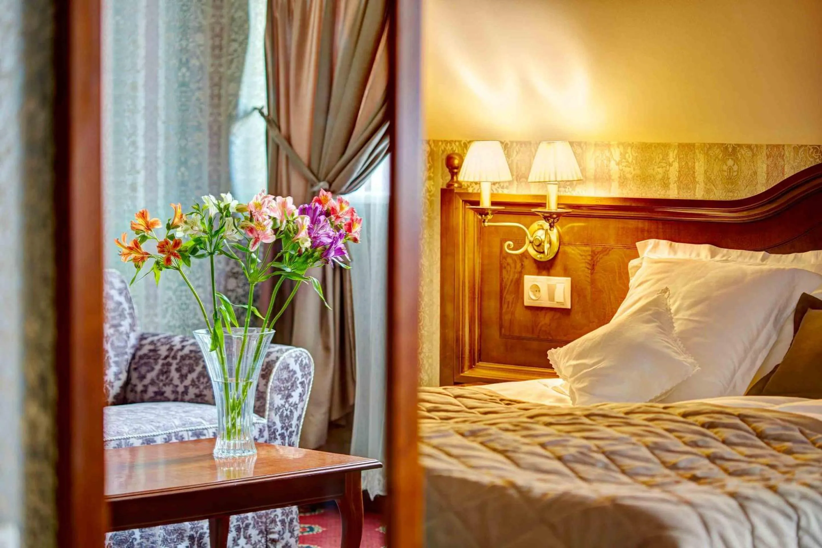 Bedroom, Bed in Hotel Atlas Deluxe