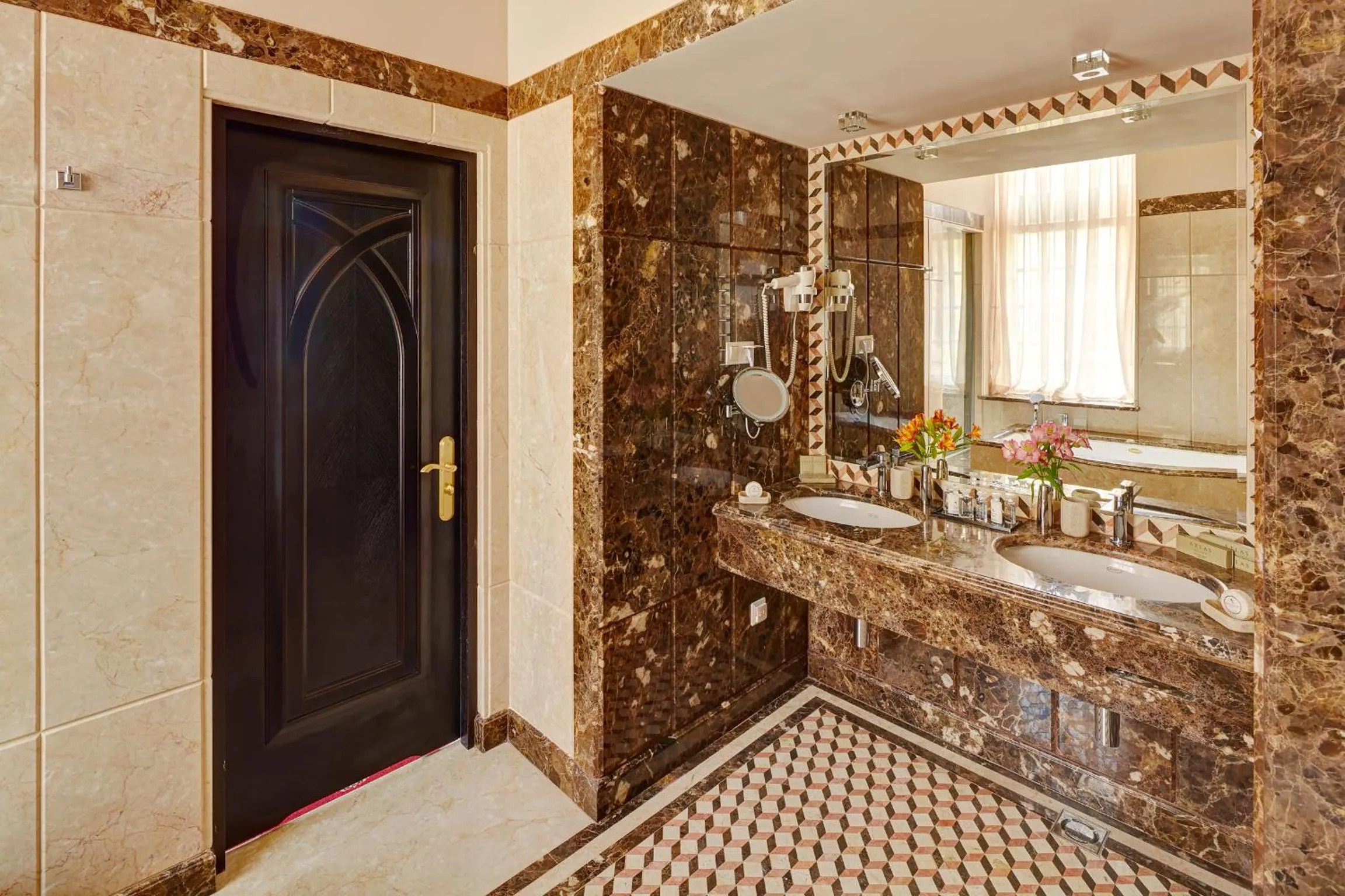 Bathroom in Hotel Atlas Deluxe