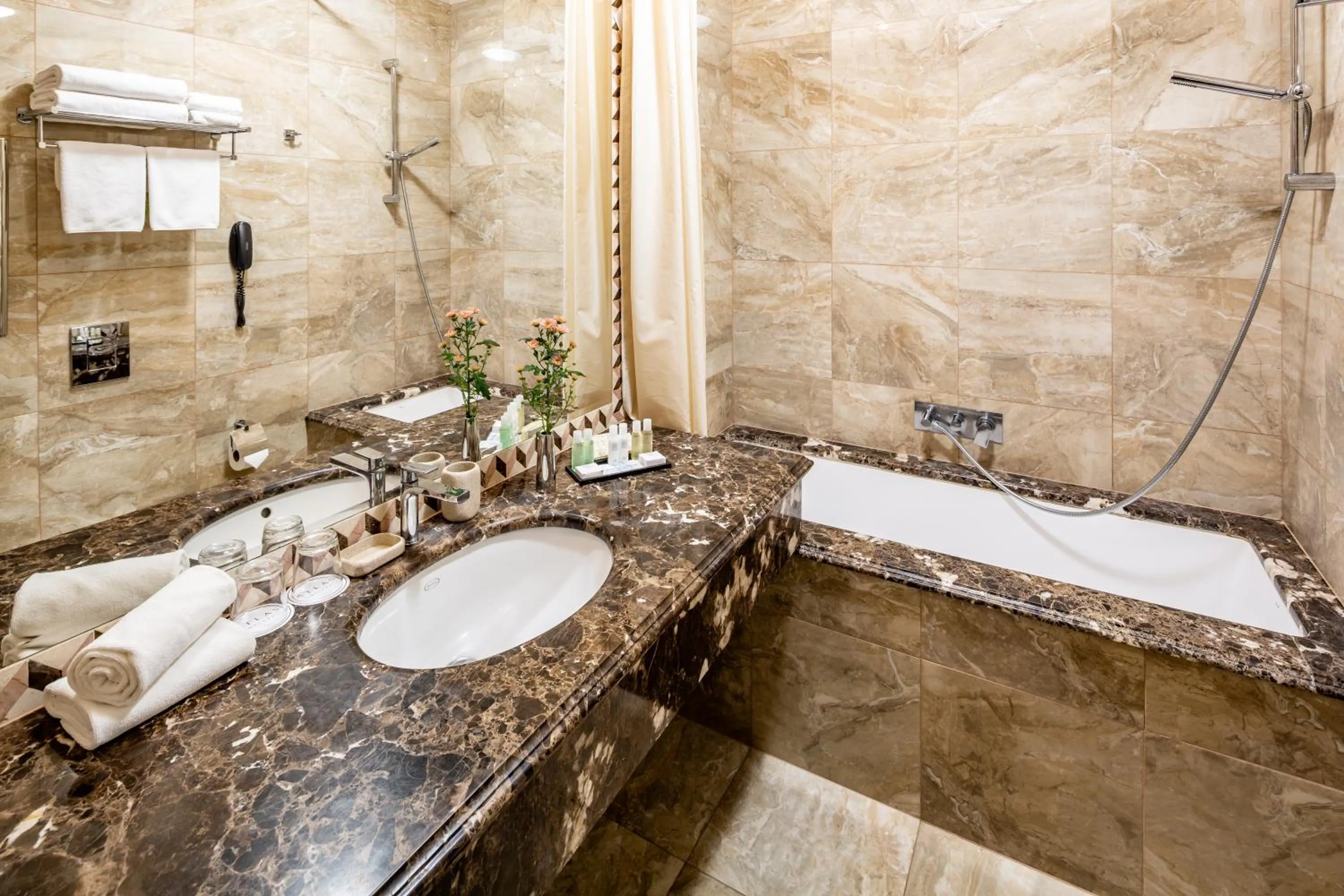 Bathroom in Hotel Atlas Deluxe