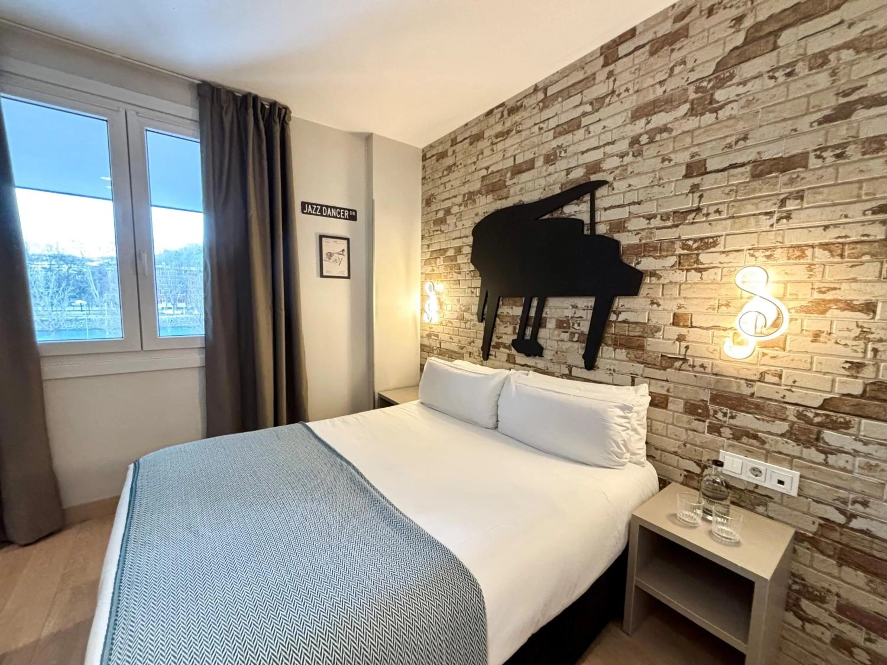 Bed in Casual del Jazz San Sebastián