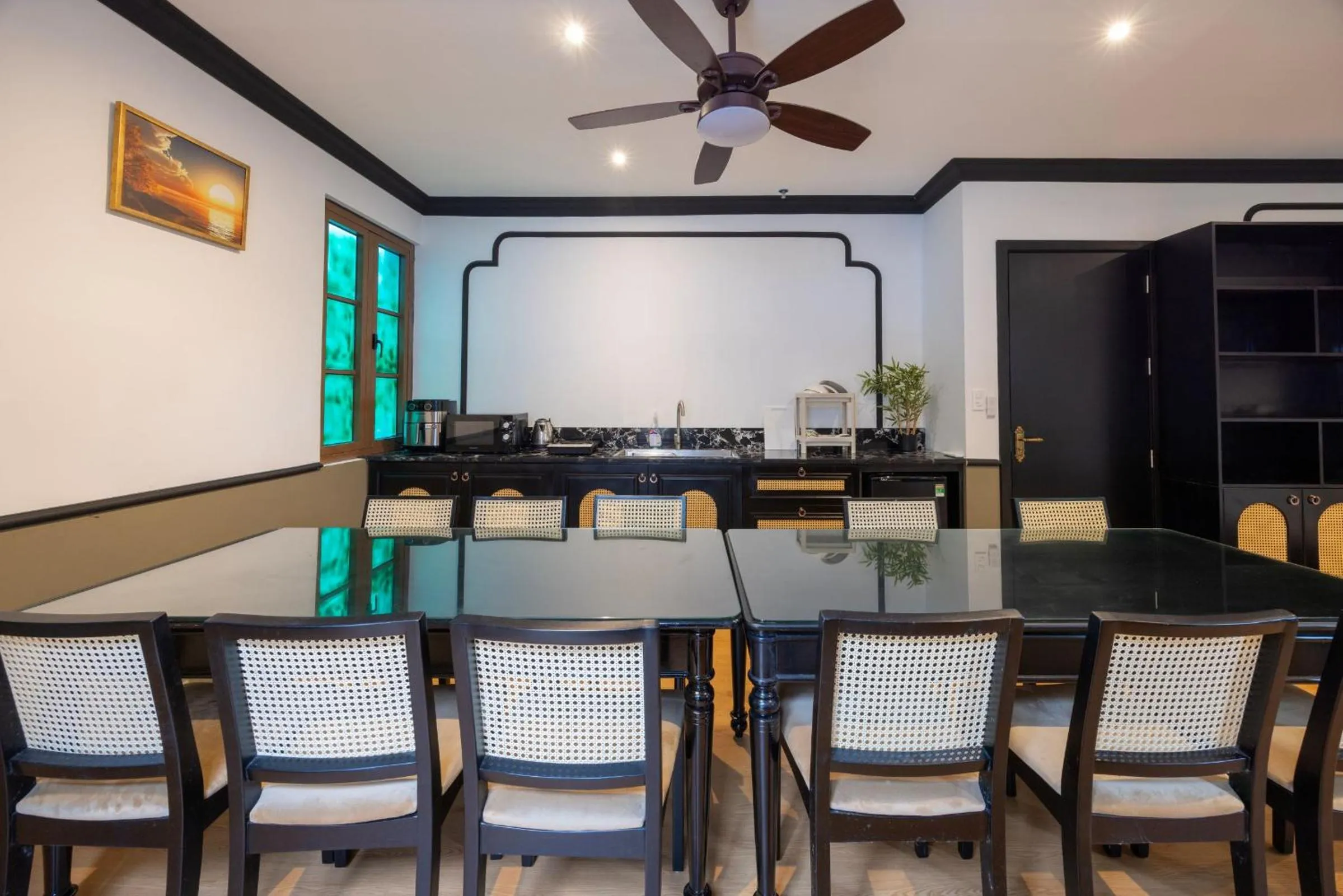 Dining area in SUNSET BAY RETREAT