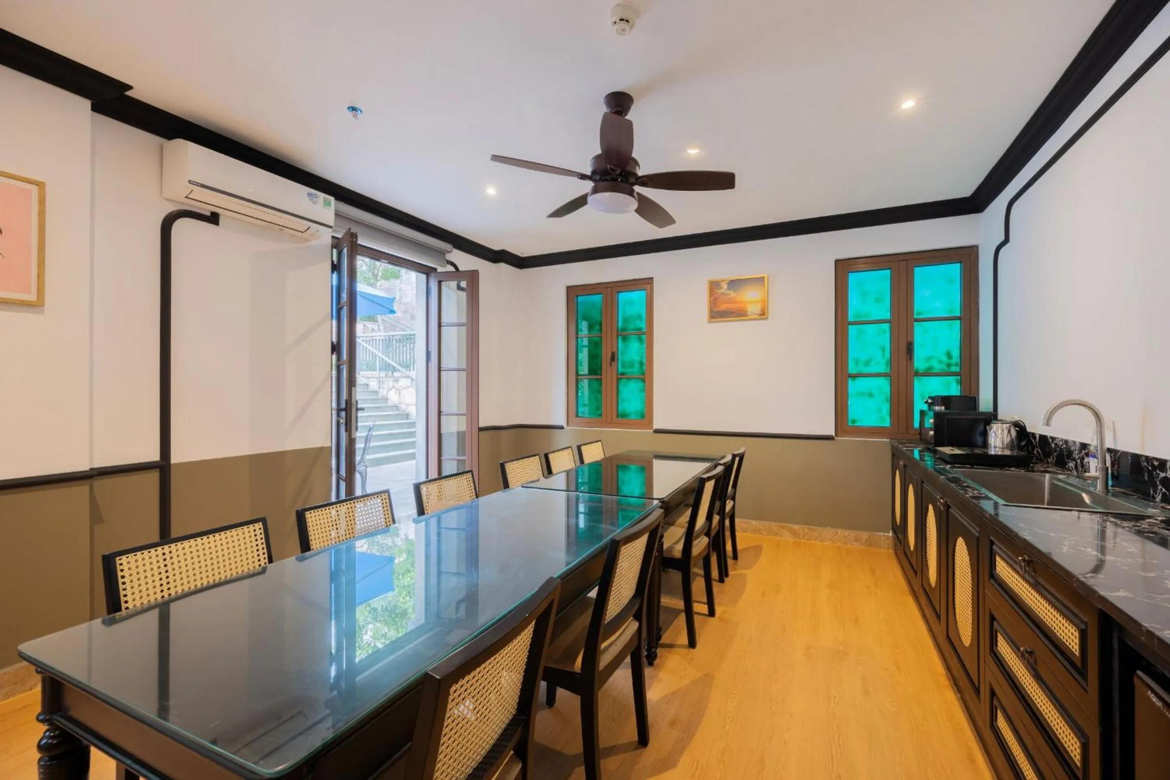 Dining area in SUNSET BAY RETREAT