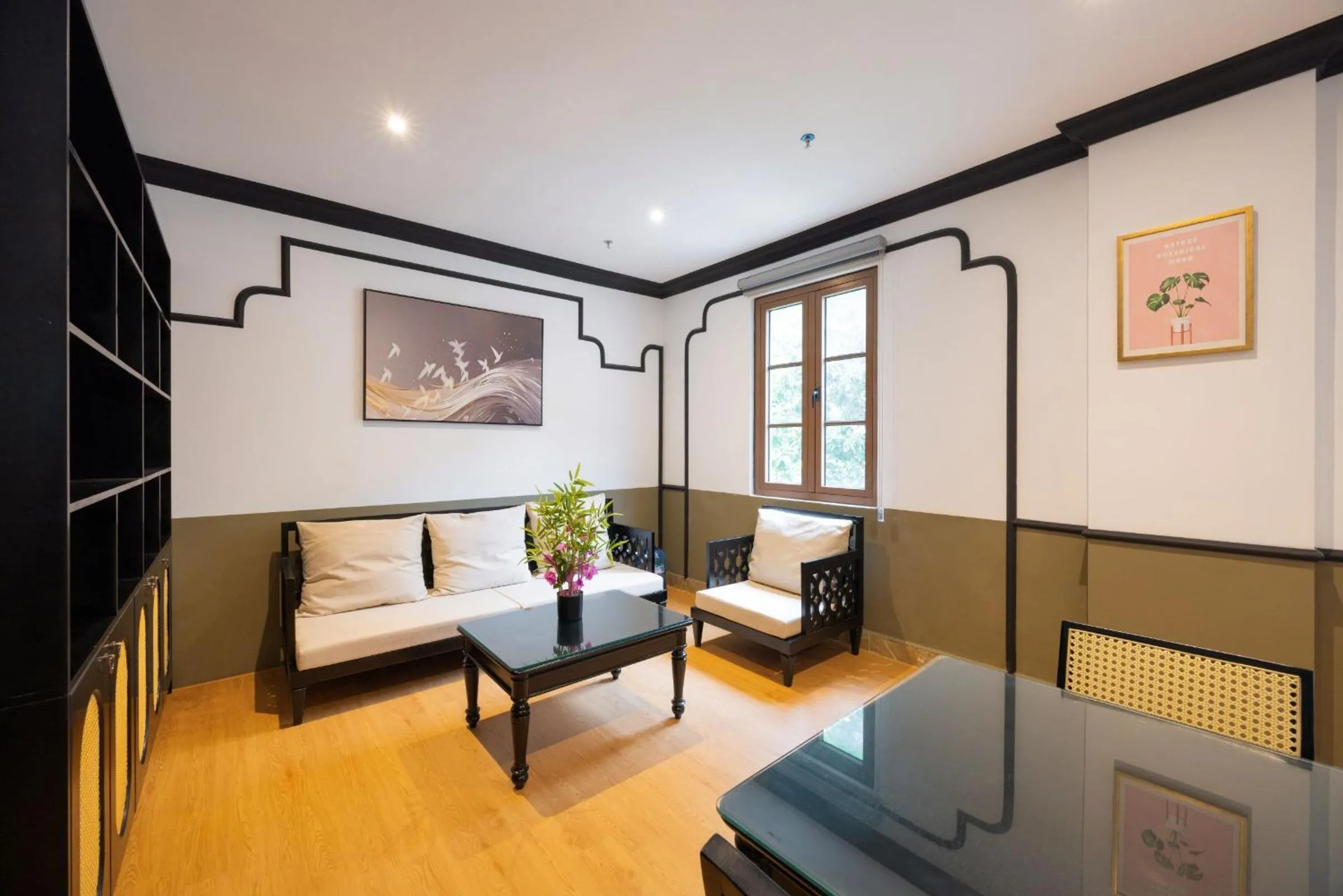 Evening entertainment in SUNSET BAY RETREAT