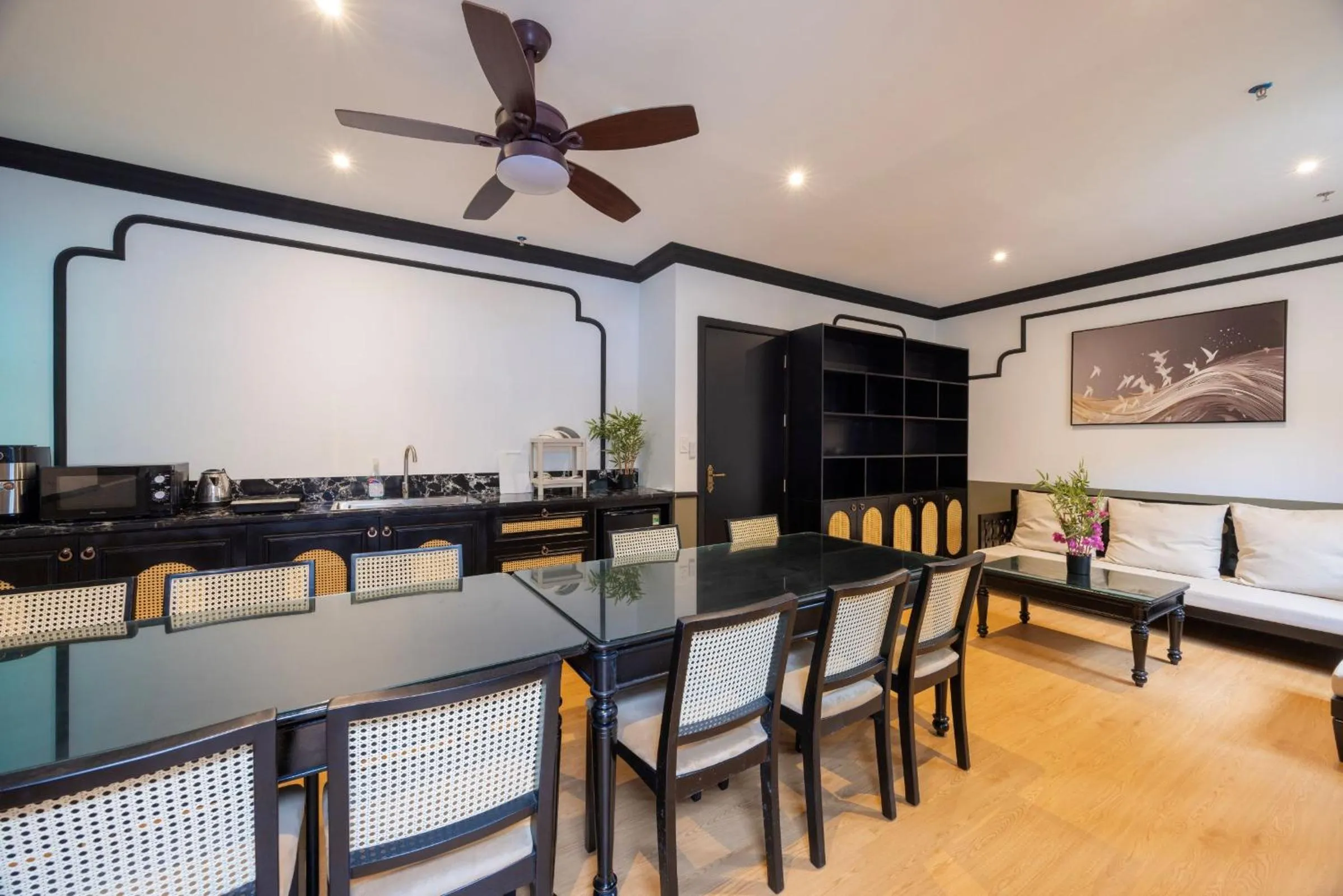 Dining area in SUNSET BAY RETREAT