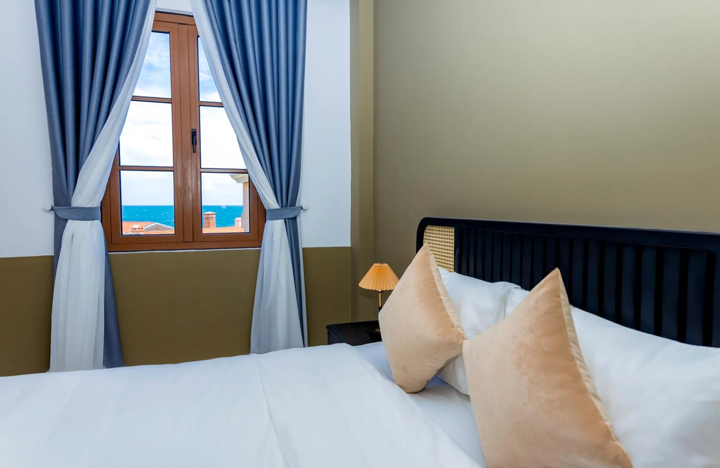 Bed in SUNSET BAY RETREAT