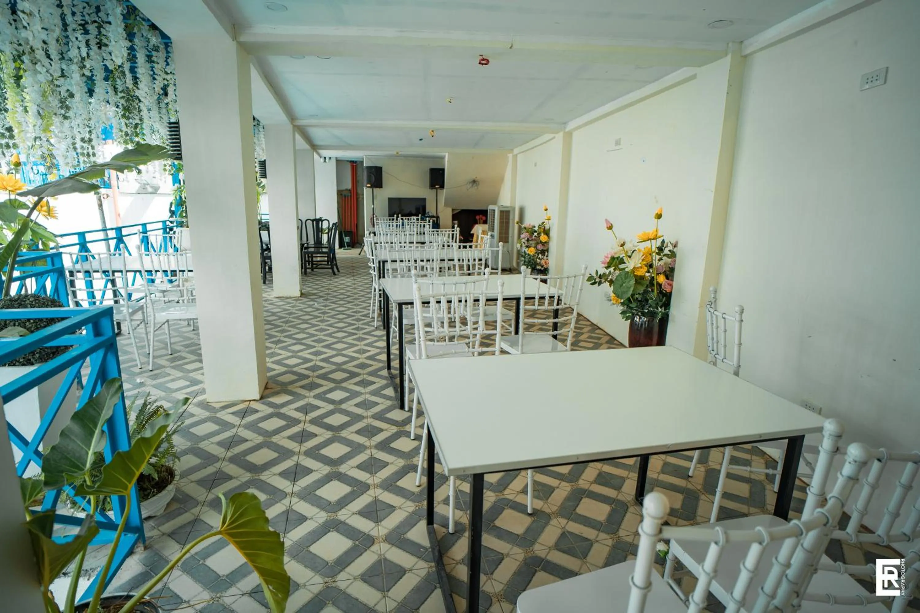 Seating area in Bernese Resort Hotel powered by Cocotel