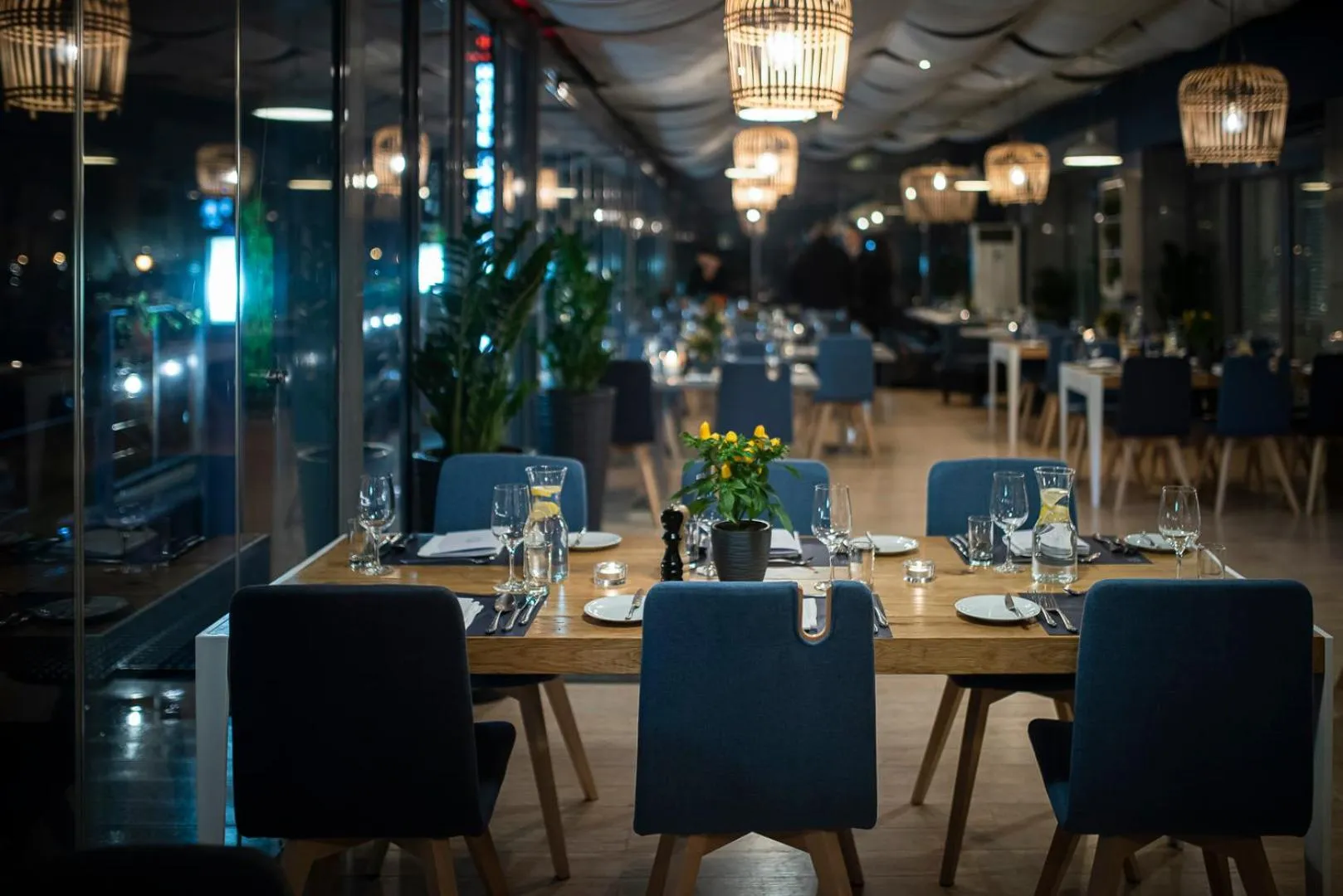 Restaurant/places to eat in Hotel Marina Club Old Town View