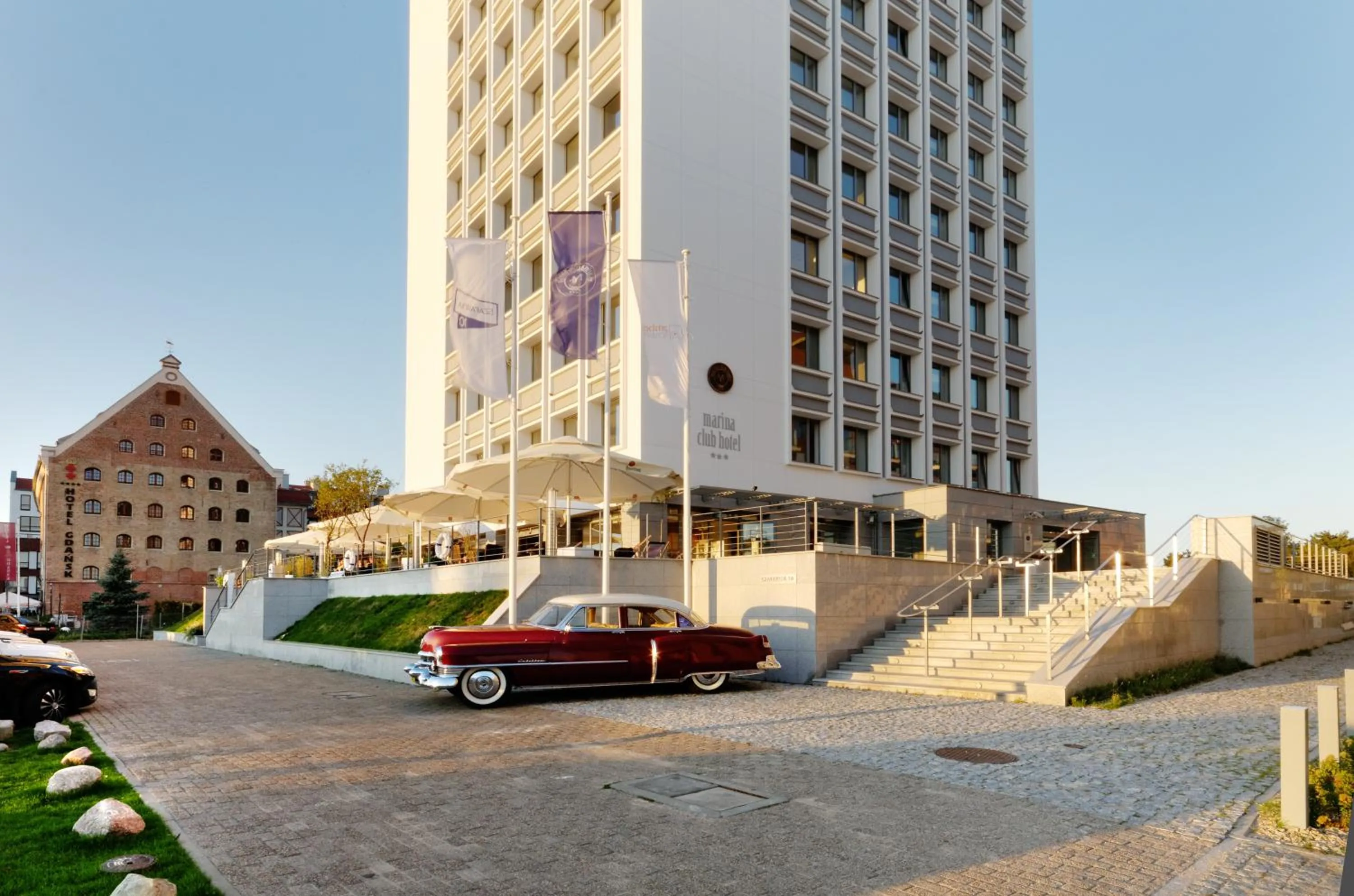 Property building in Hotel Marina Club Old Town View