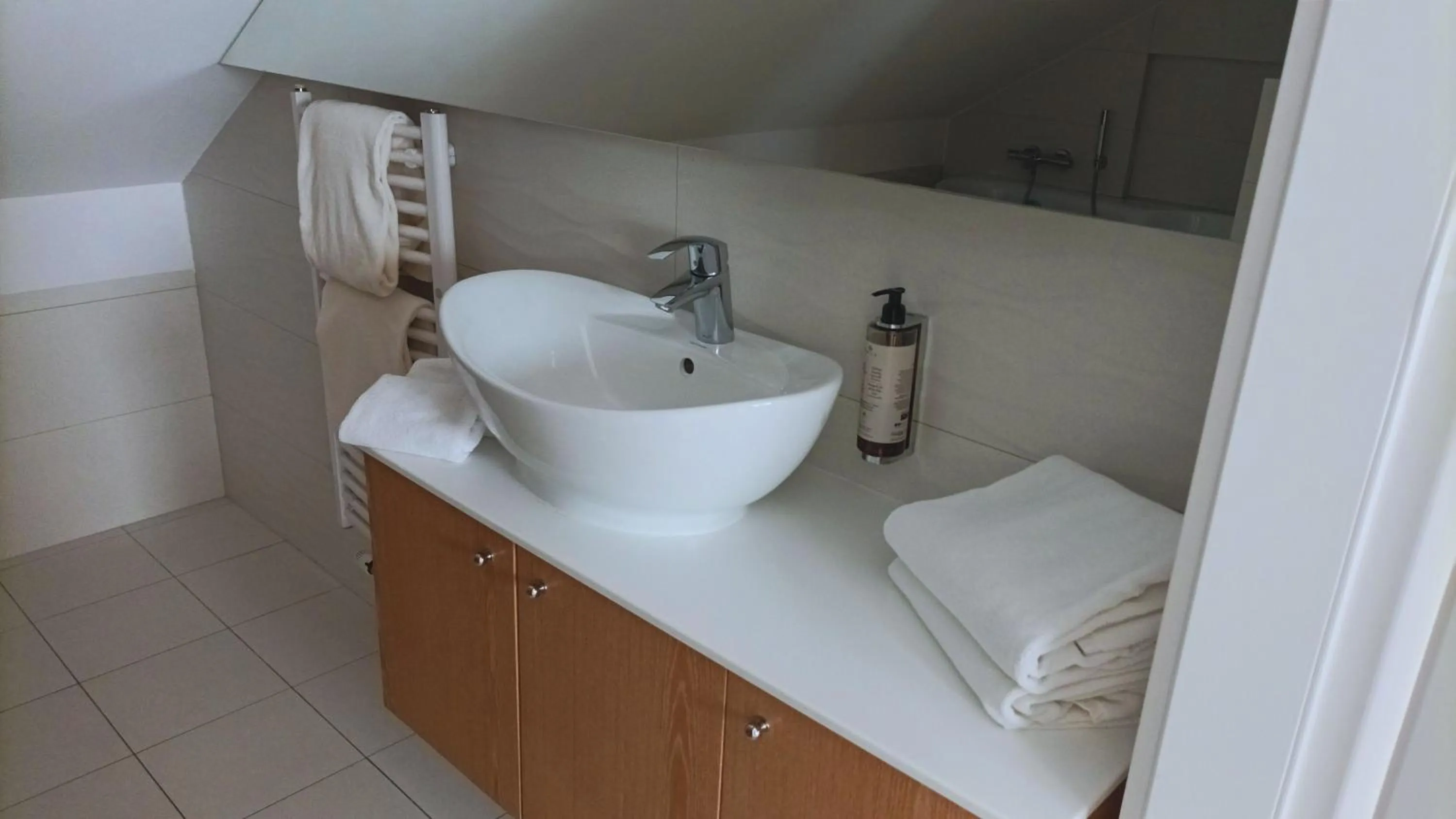 Bathroom in Hotel Marina Club Old Town View