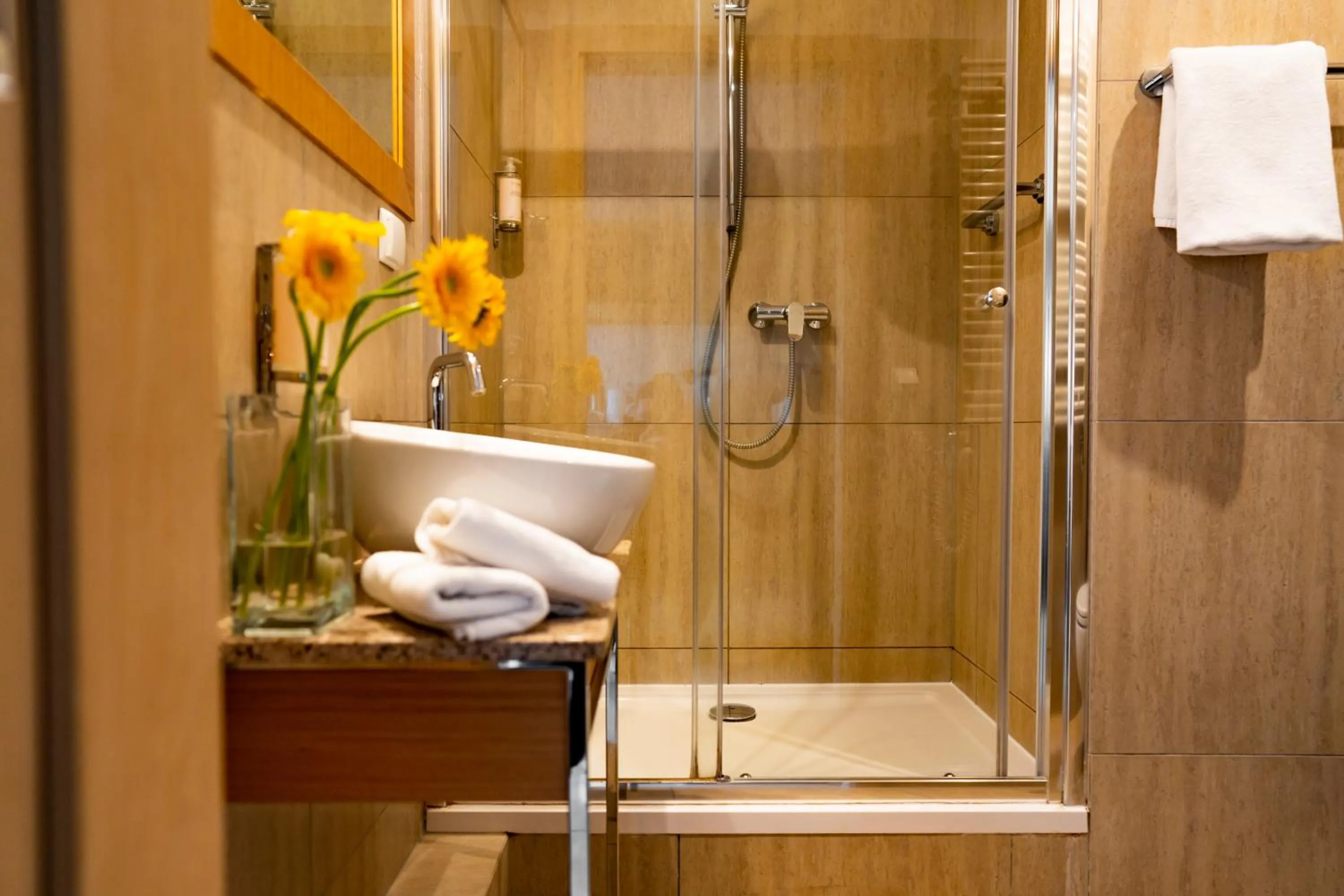 Bathroom in Hotel Marina Club Old Town View