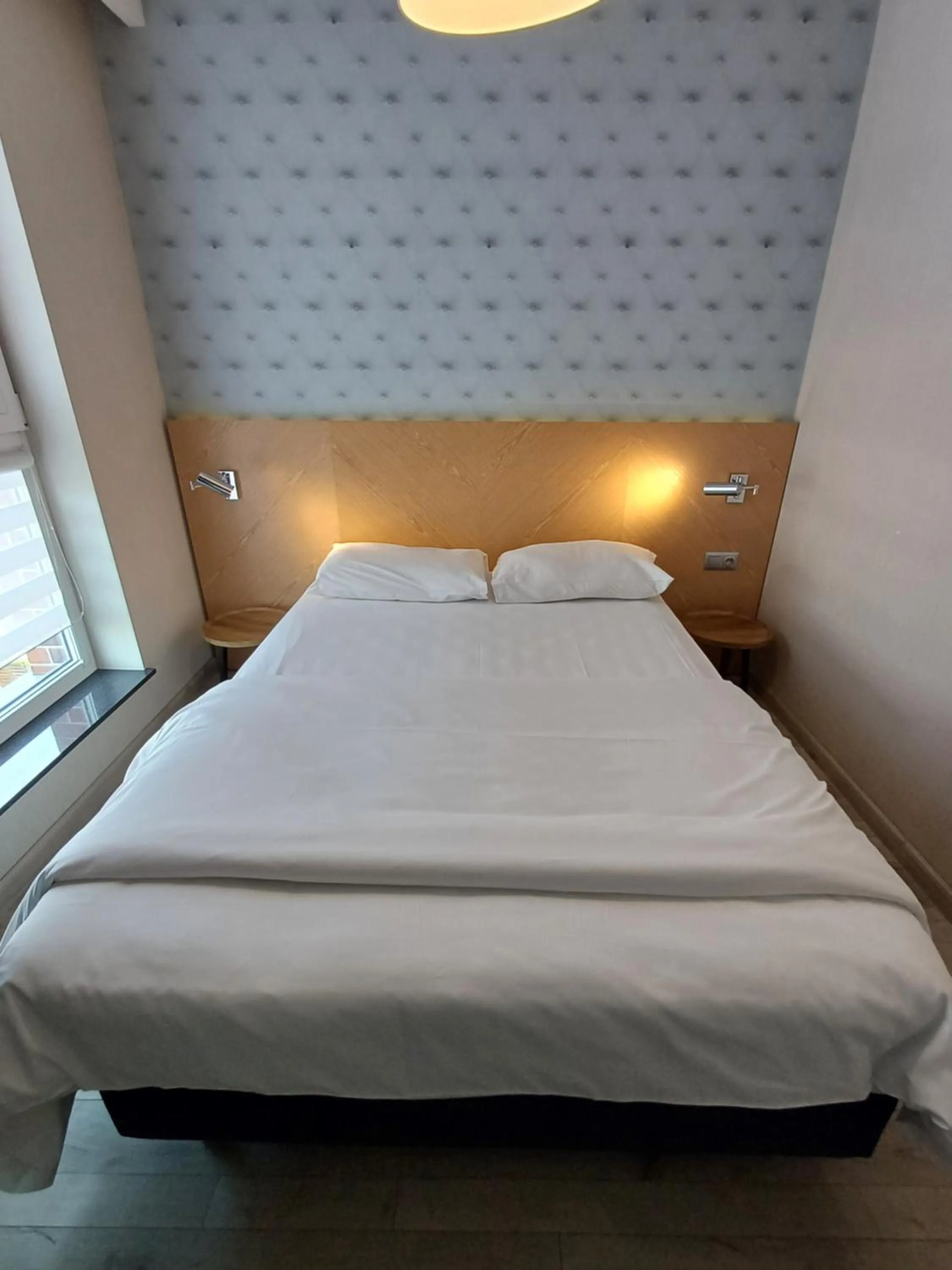 Bed in Hotel Marina Club Old Town View