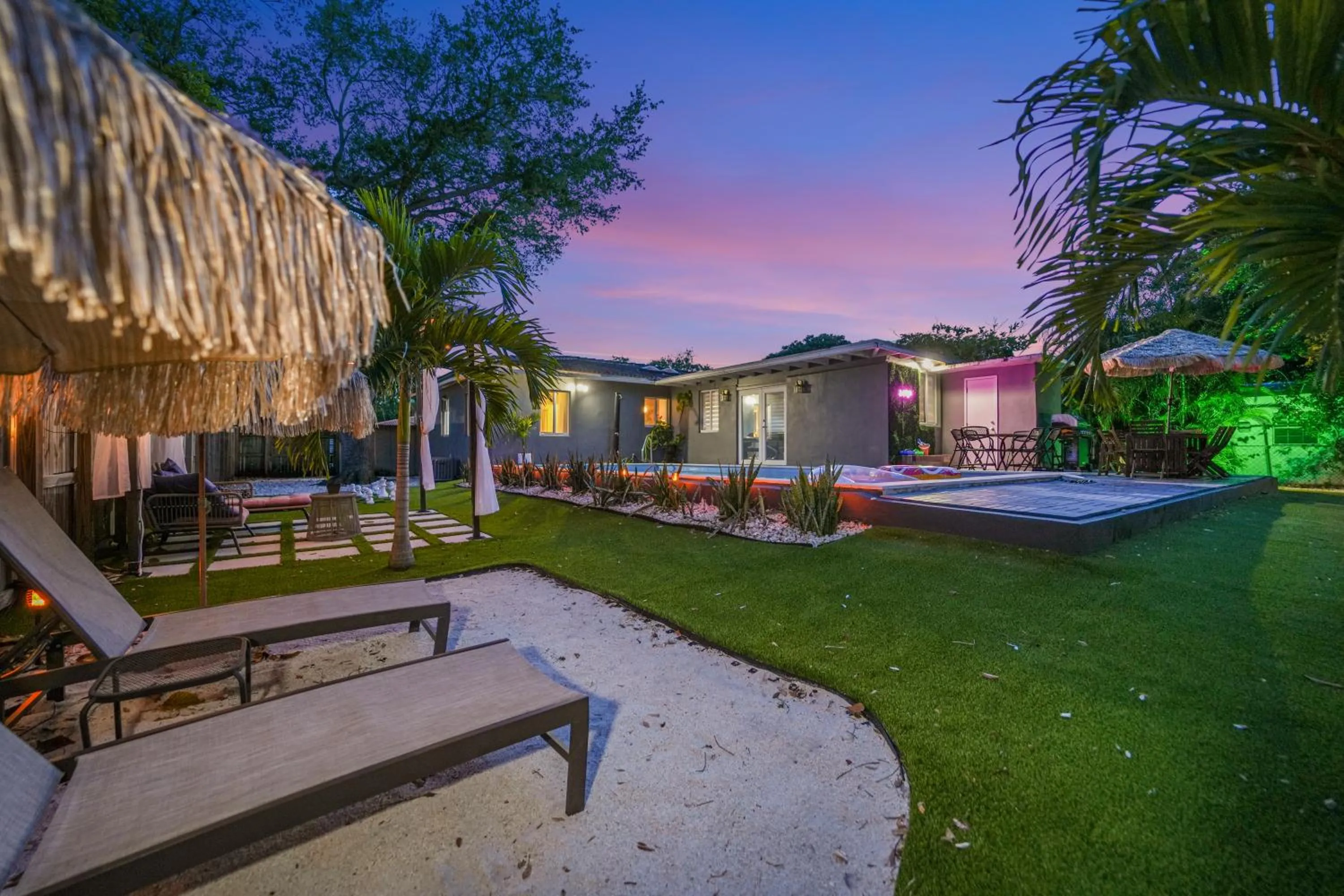 La Playita 4-BR Heated Pool Miami 16 Guests