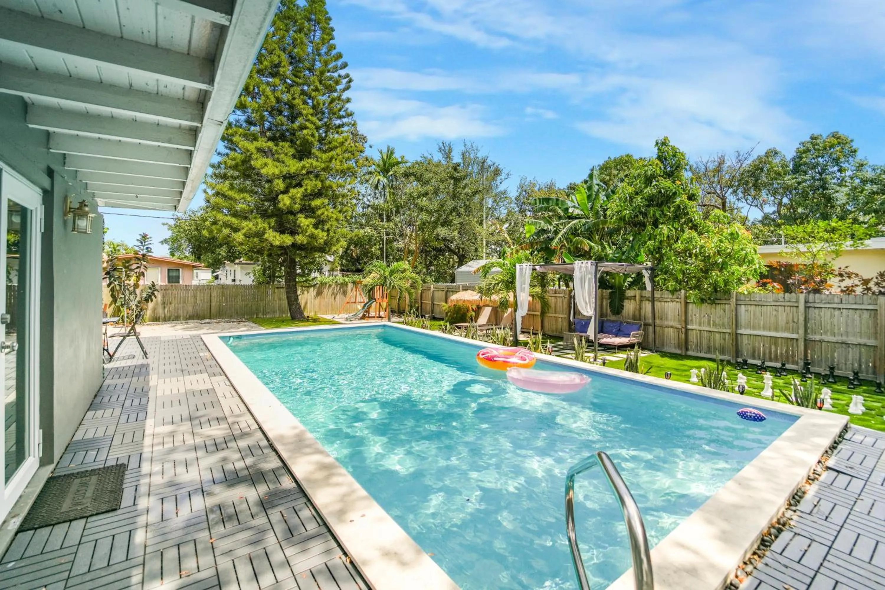 La Playita 4-BR Heated Pool Miami 16 Guests