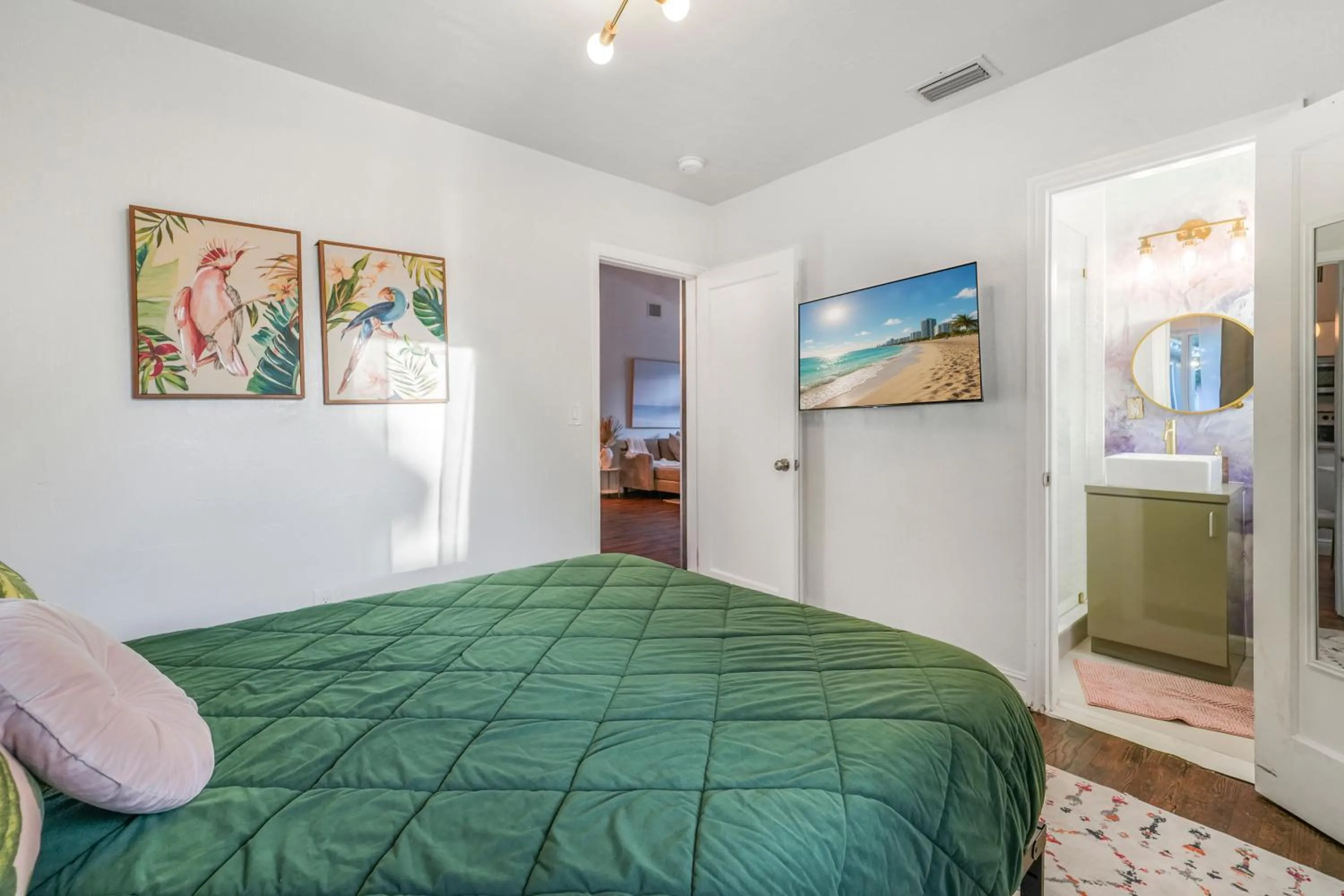 Bed in La Playita 4-BR Heated Pool Miami 16 Guests