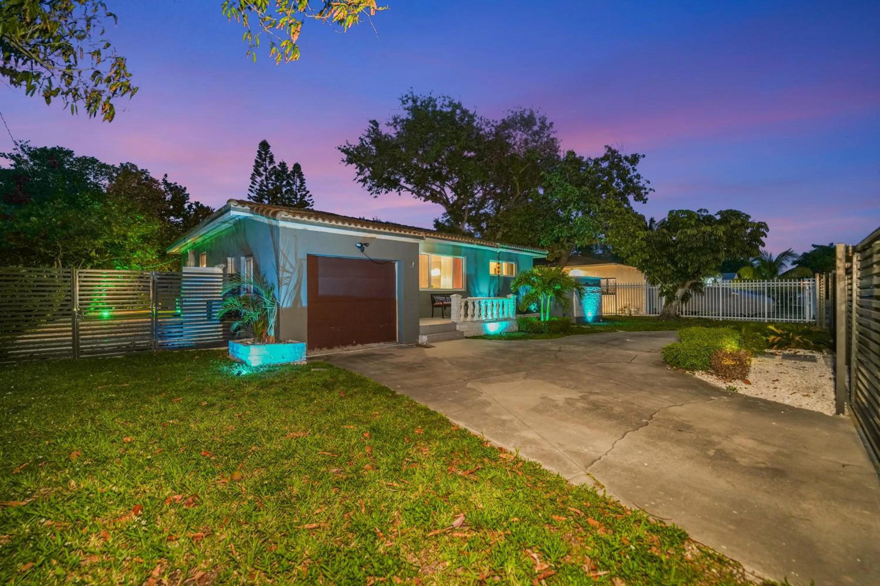 La Playita 4-BR Heated Pool Miami 16 Guests