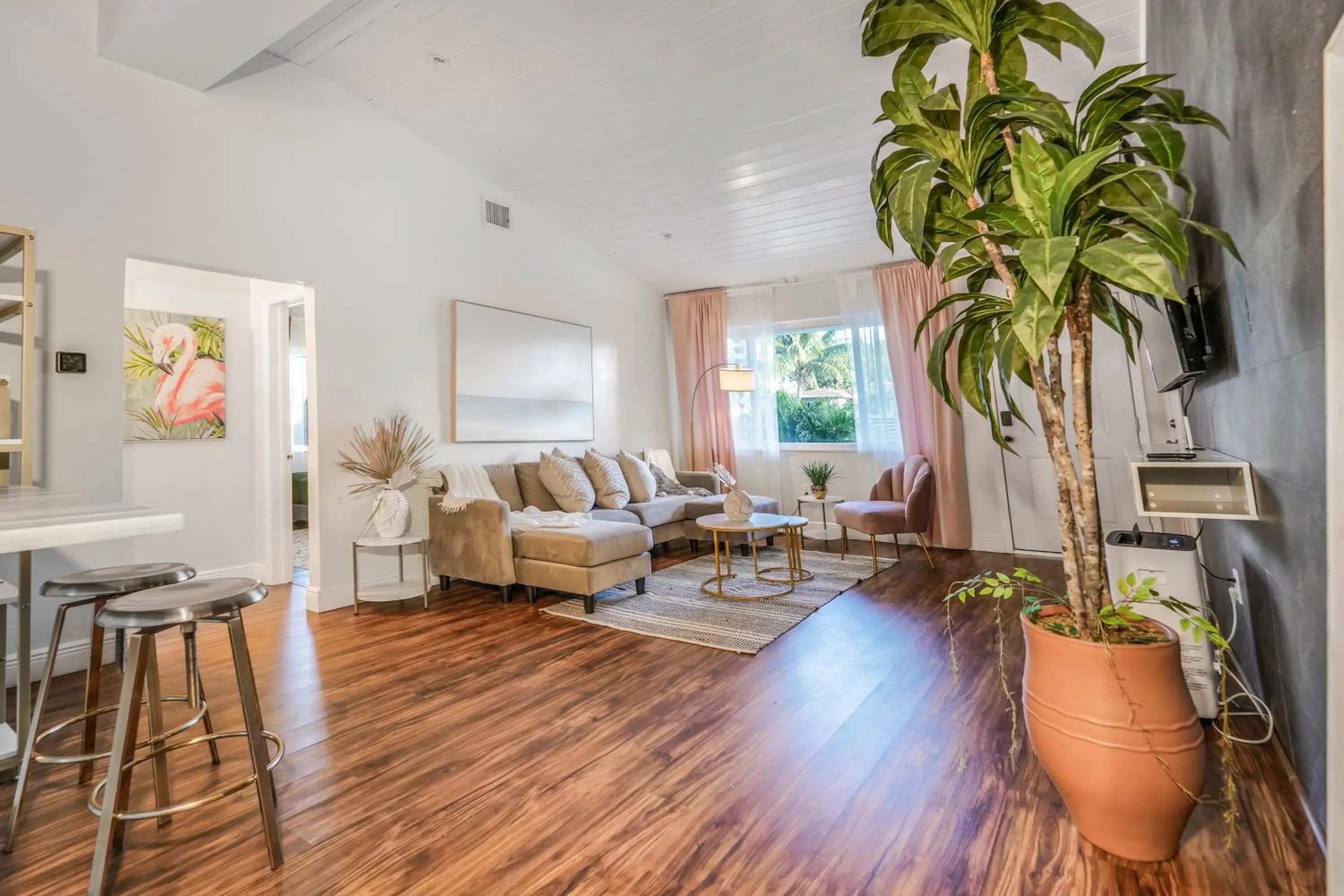 La Playita 4-BR Heated Pool Miami 16 Guests