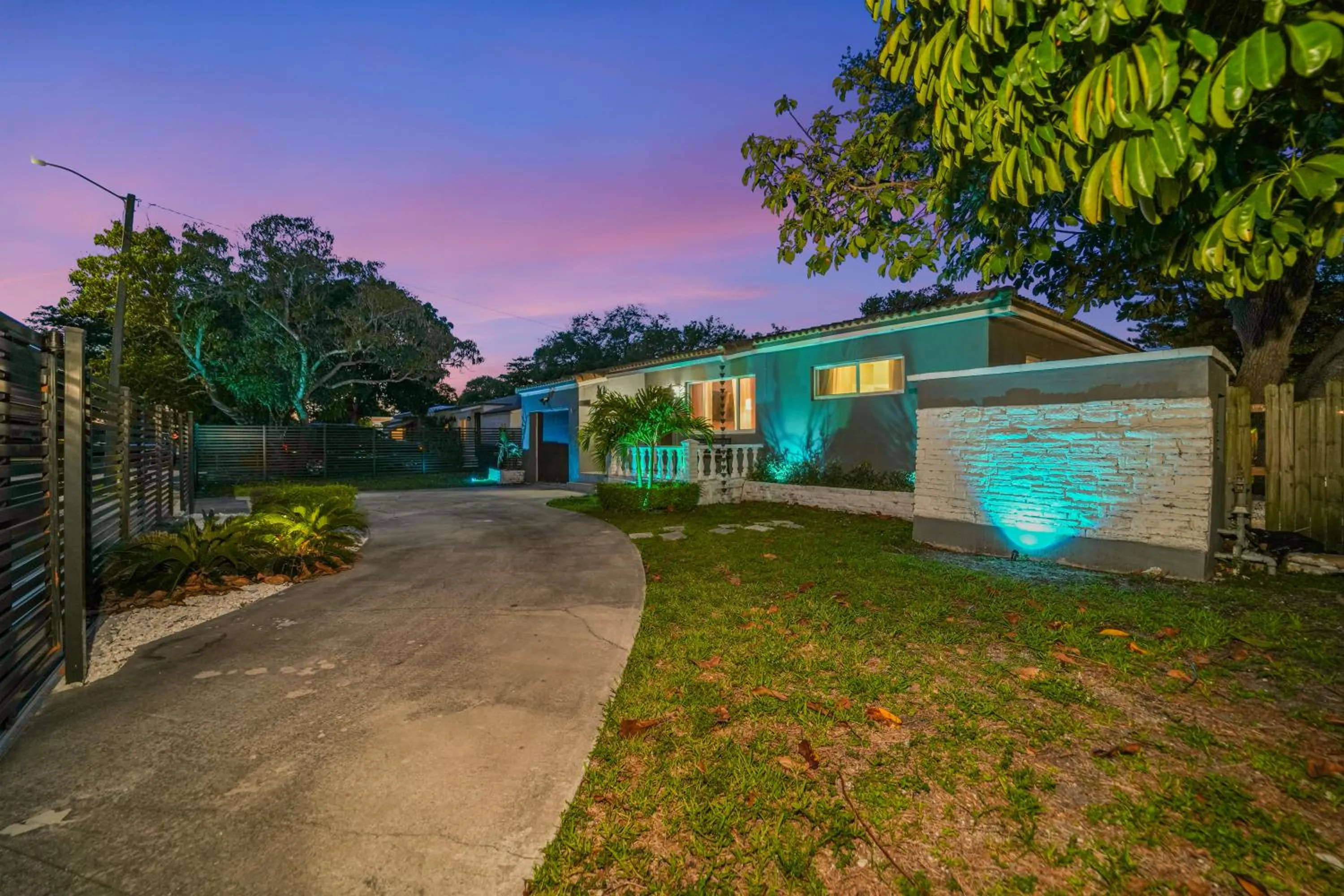 La Playita 4-BR Heated Pool Miami 16 Guests