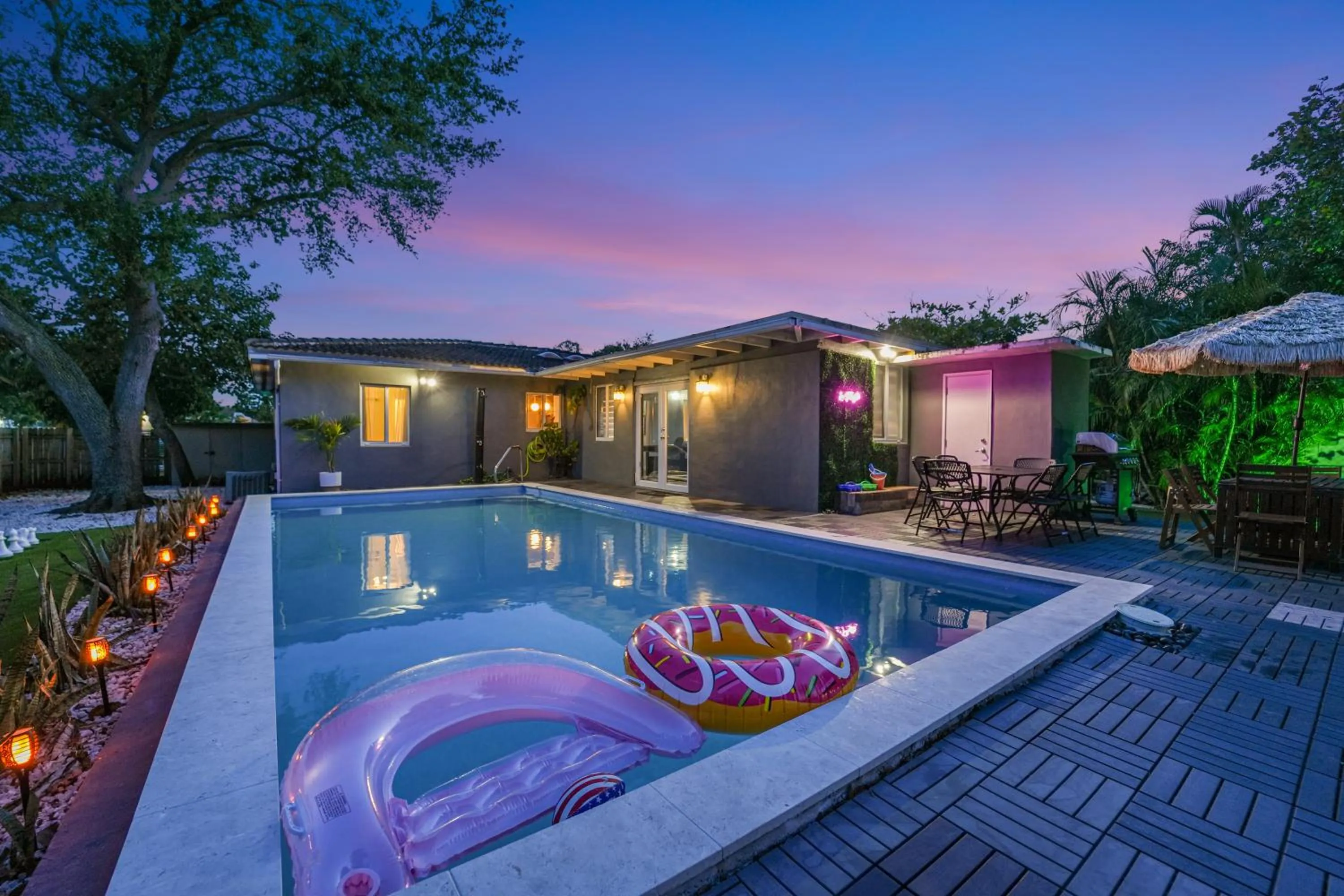 La Playita 4-BR Heated Pool Miami 16 Guests