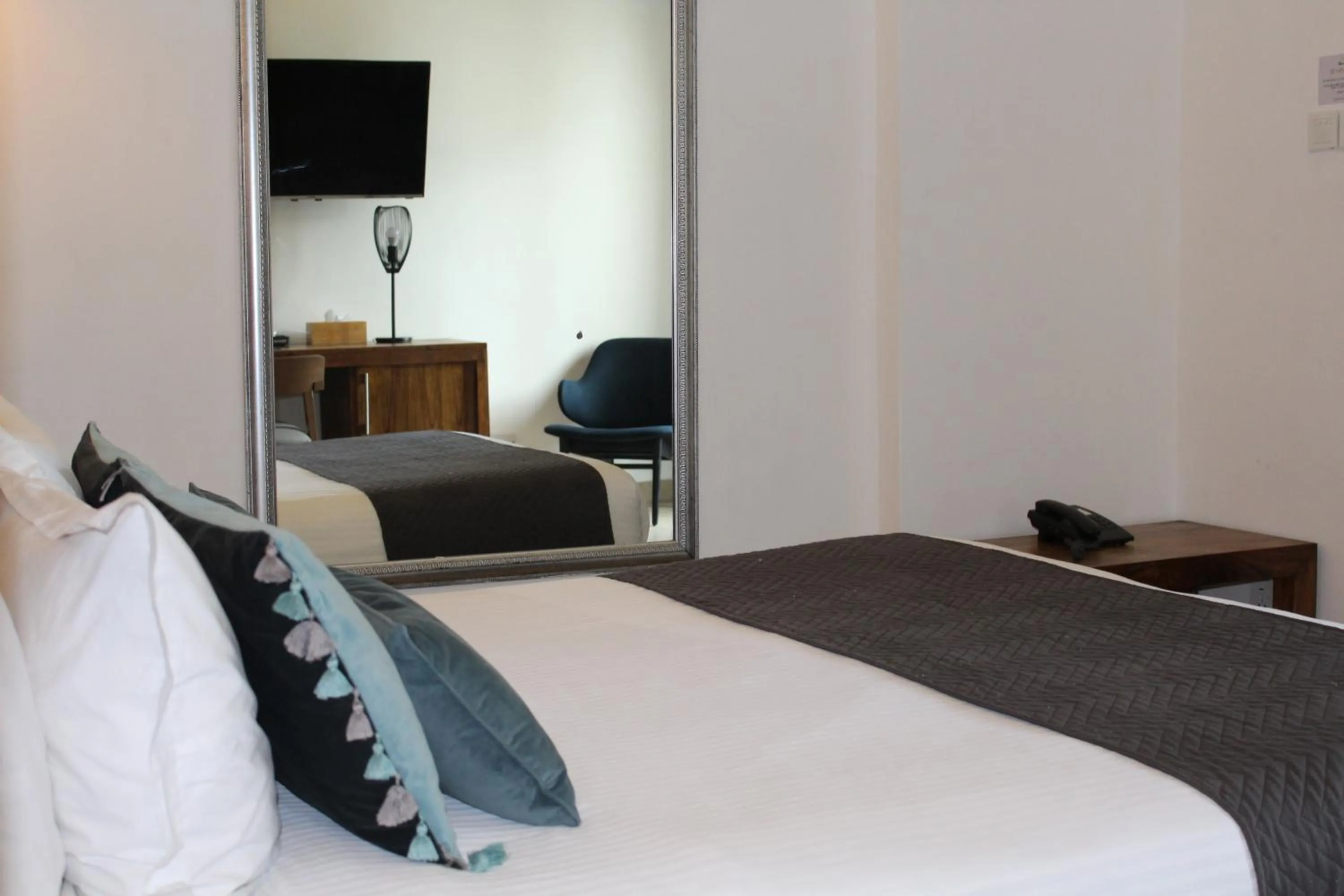 Bed in The Swiss Hotel Freetown