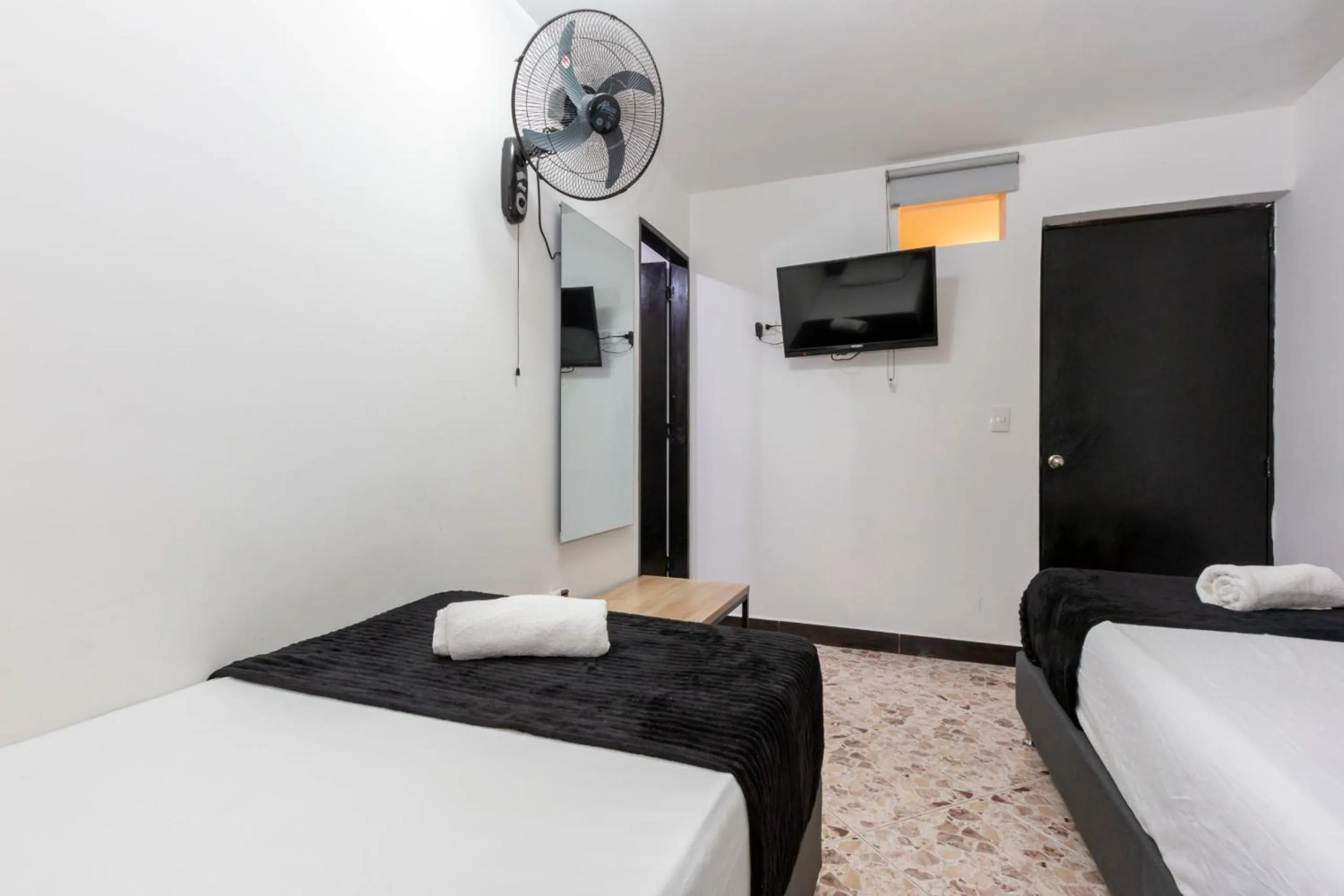 Photo of the whole room, Bed in Hotel De León Estadio