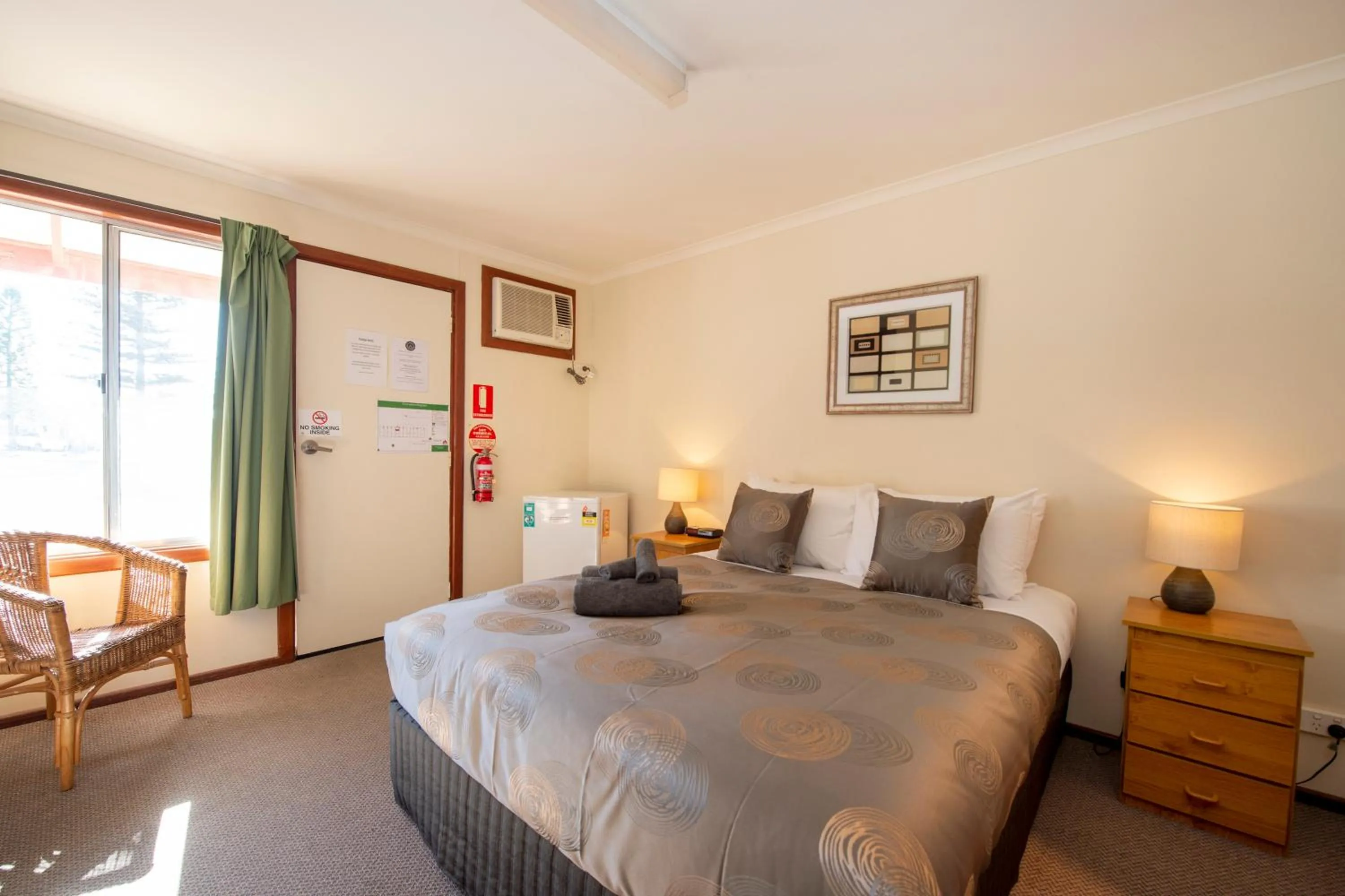 Bed in Ardrossan Hotel Motel