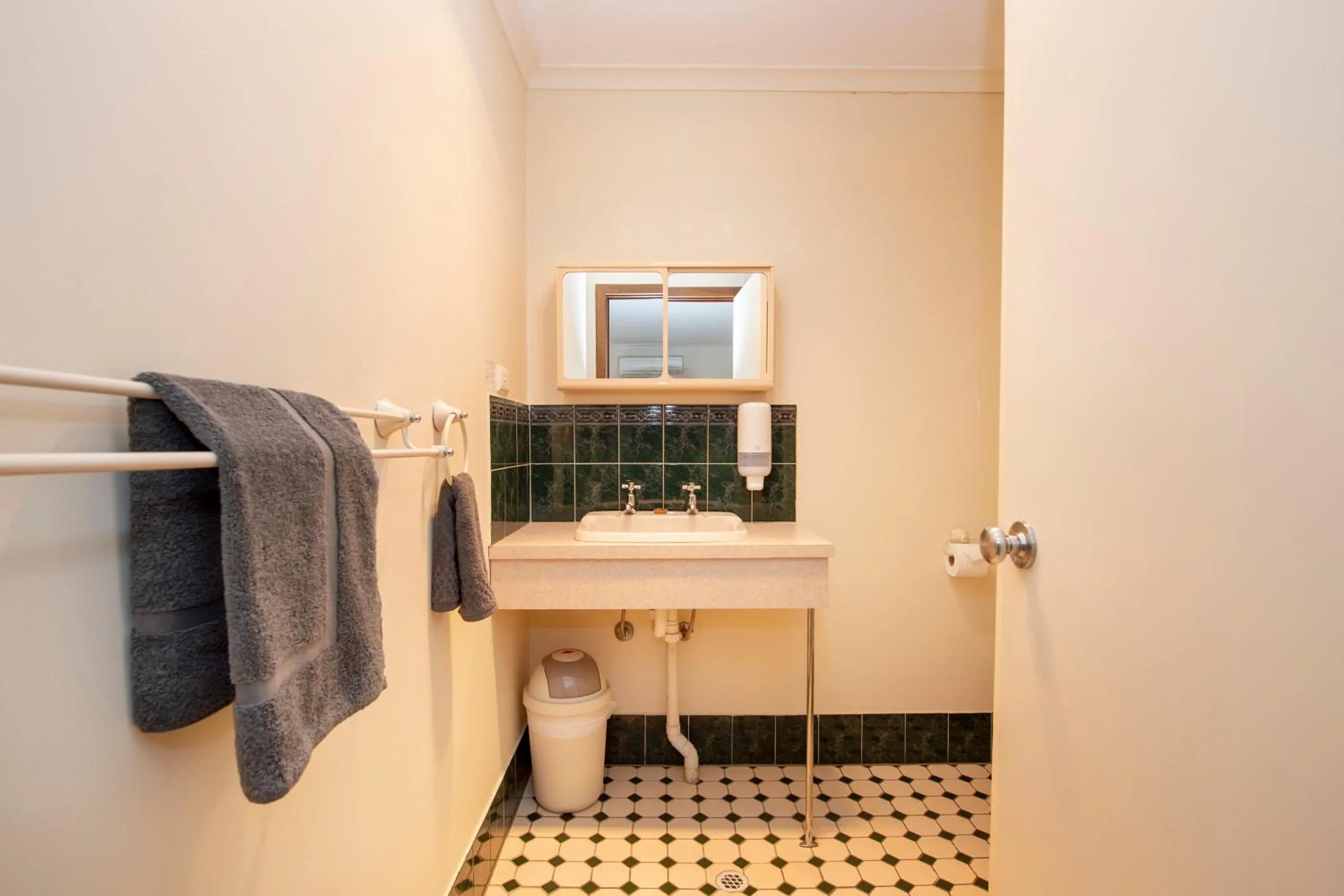 Ardrossan Hotel Motel