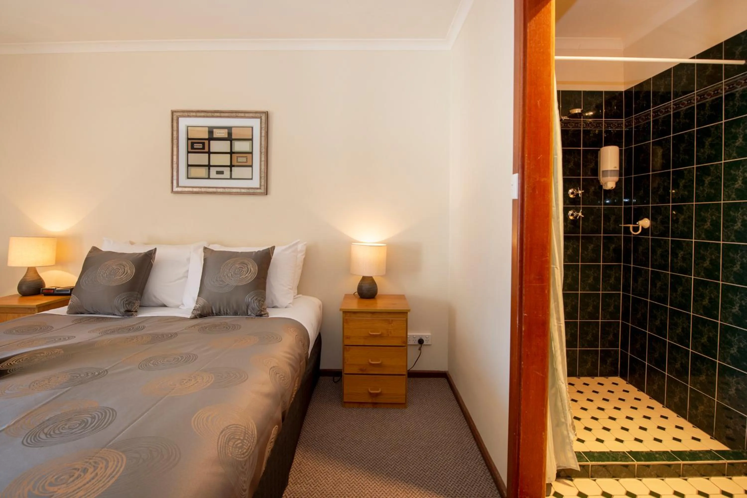 Bed in Ardrossan Hotel Motel