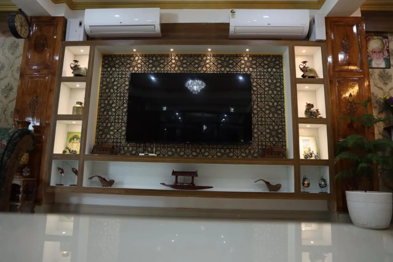 Lobby or reception in THE JAMAWAR