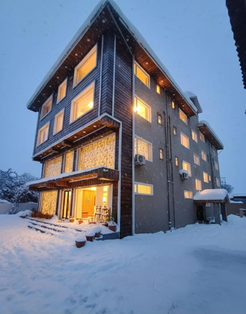 Facade/entrance in THE JAMAWAR