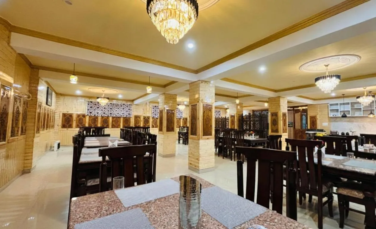 Restaurant/places to eat in THE JAMAWAR