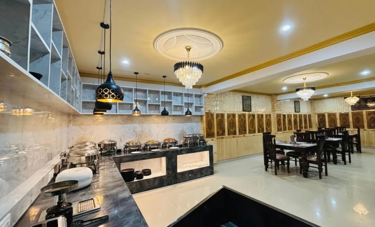 Restaurant/places to eat in THE JAMAWAR