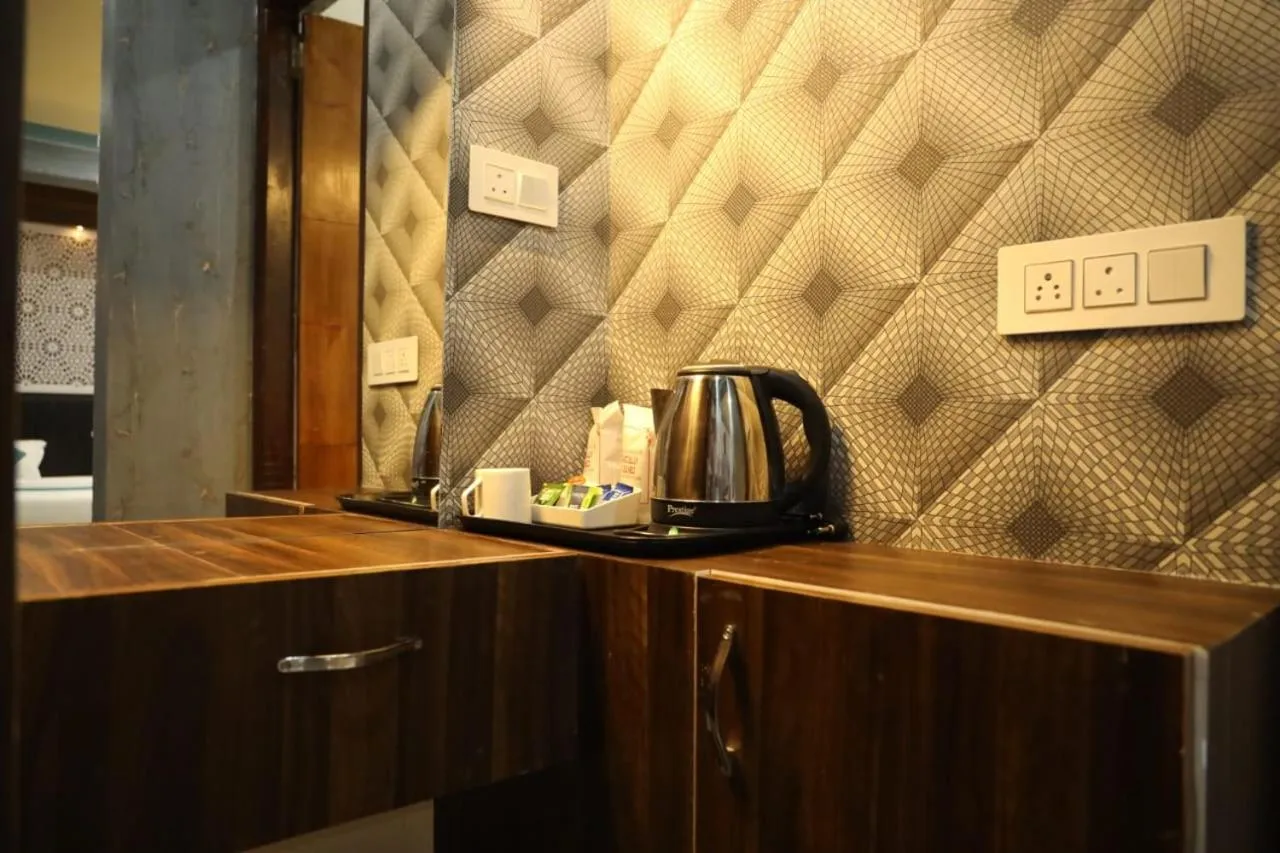 Coffee/tea facilities in THE JAMAWAR