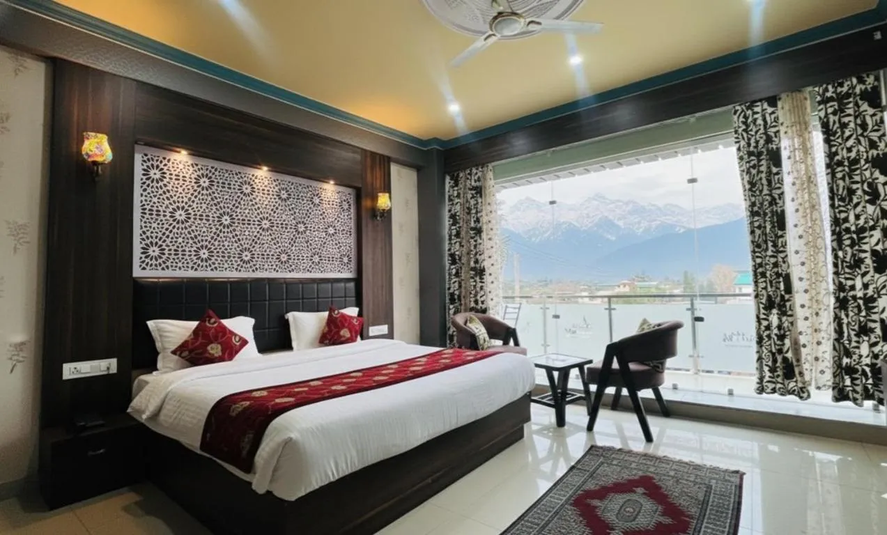 Bedroom, Bed in THE JAMAWAR